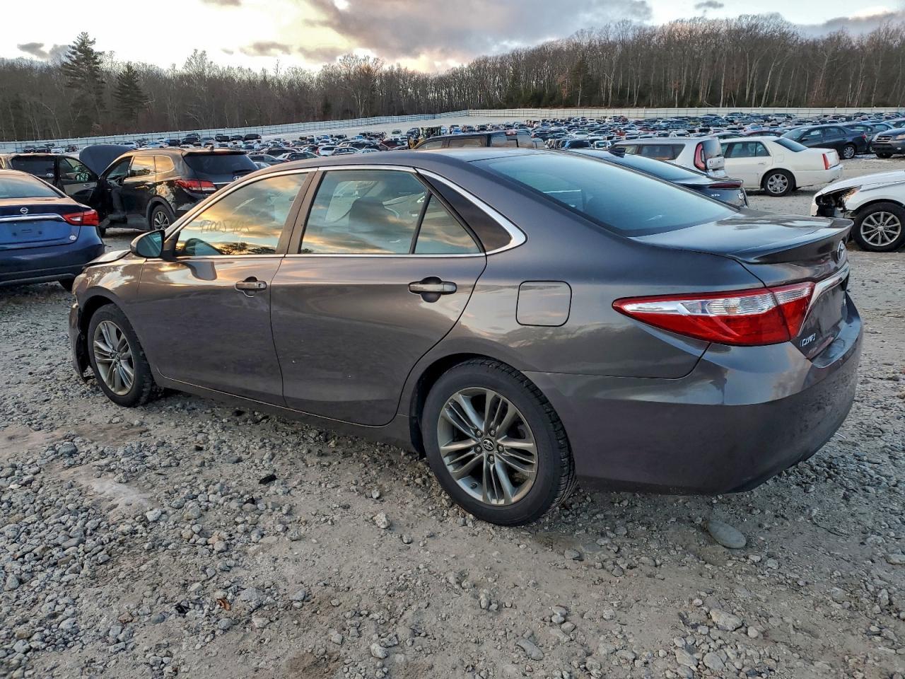 2016 TOYOTA CAMRY