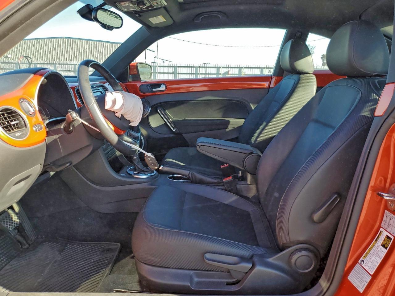 2016 VOLKSWAGEN Beetle