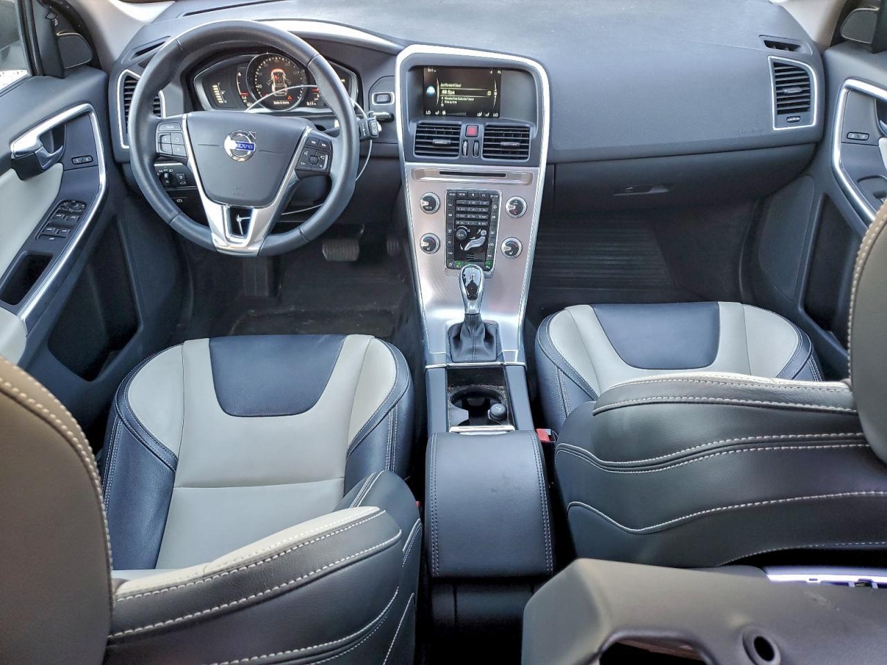 2017 VOLVO XC60