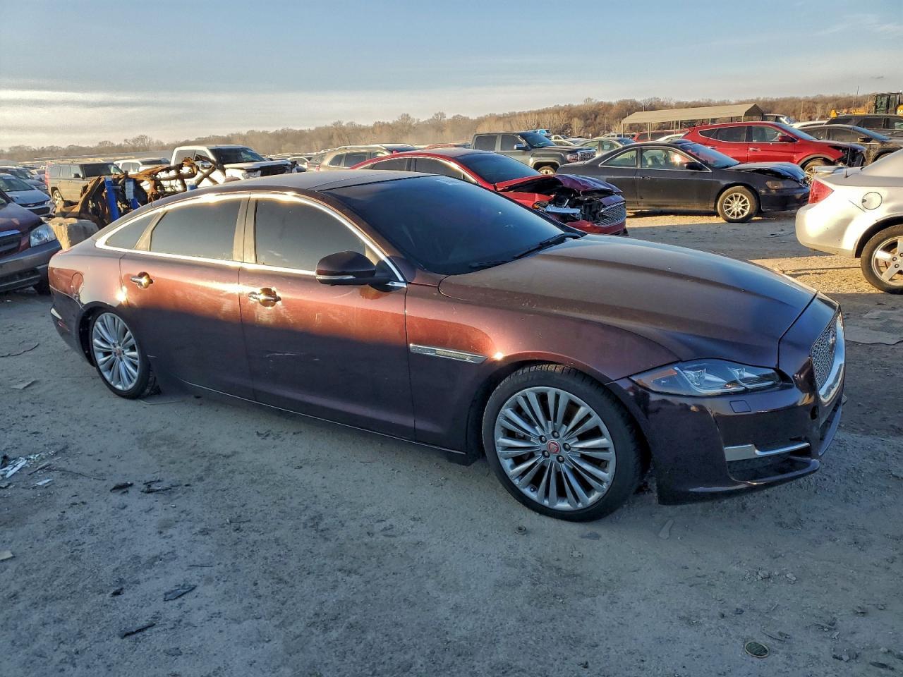2016 JAGUAR Xj-Series