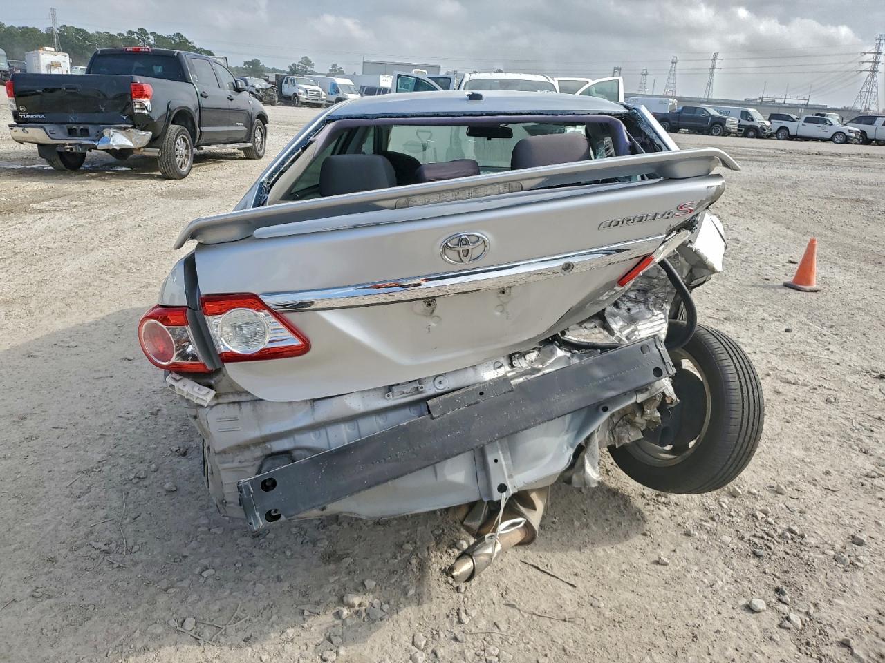 2011 TOYOTA COROLLA