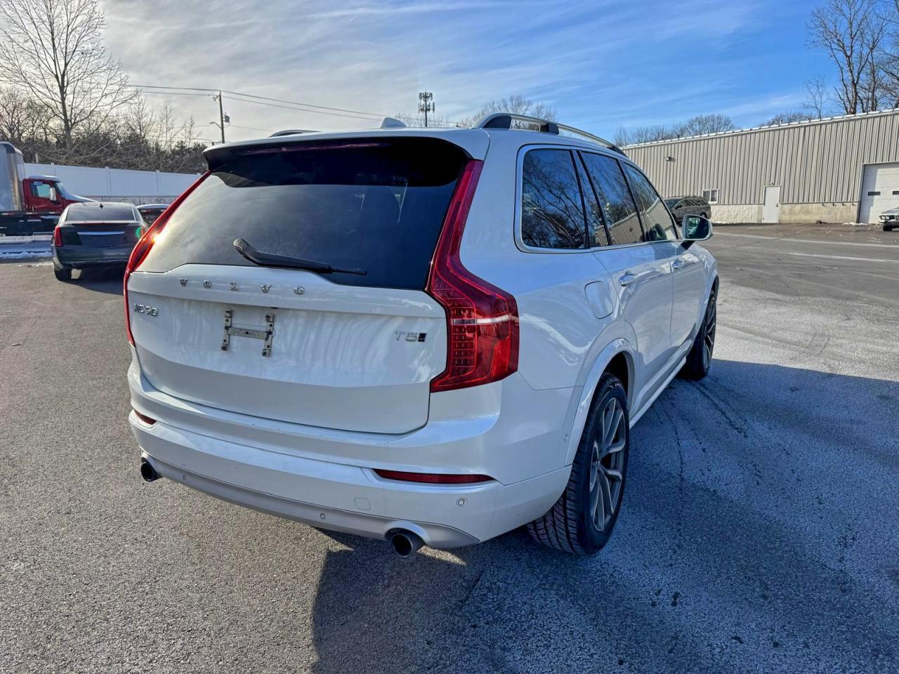 2018 VOLVO XC90
