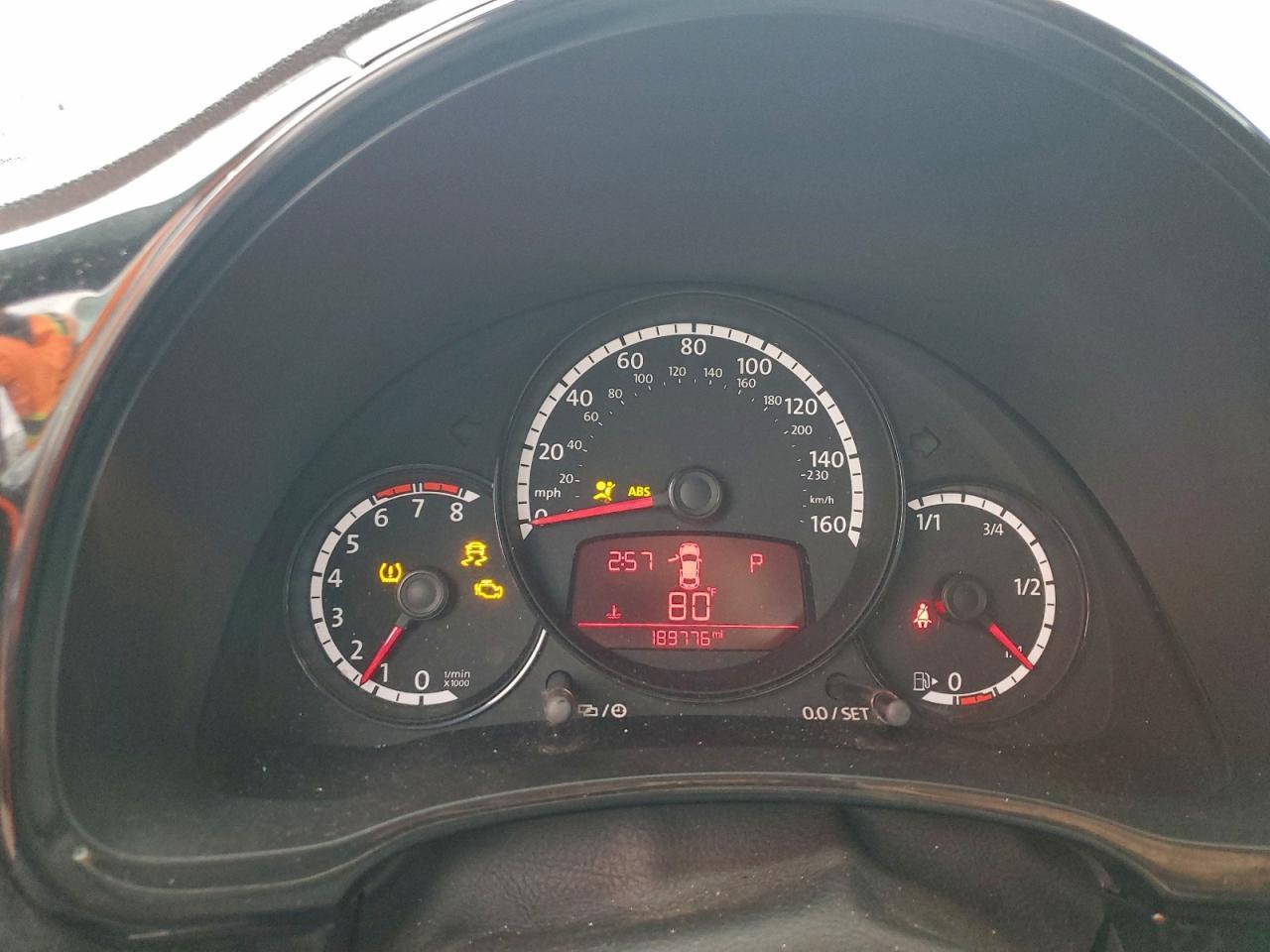 2016 VOLKSWAGEN Beetle