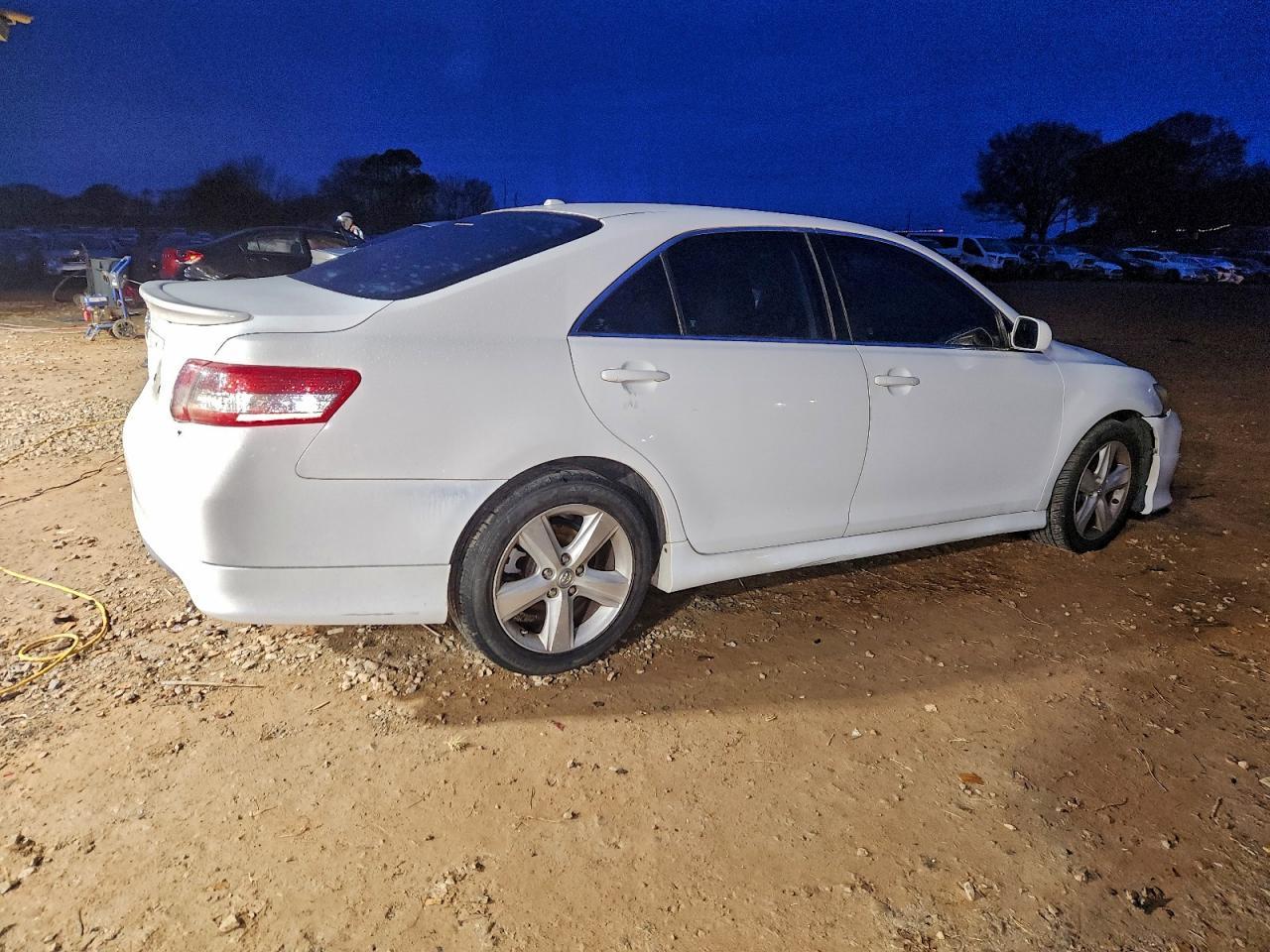 2011 TOYOTA CAMRY