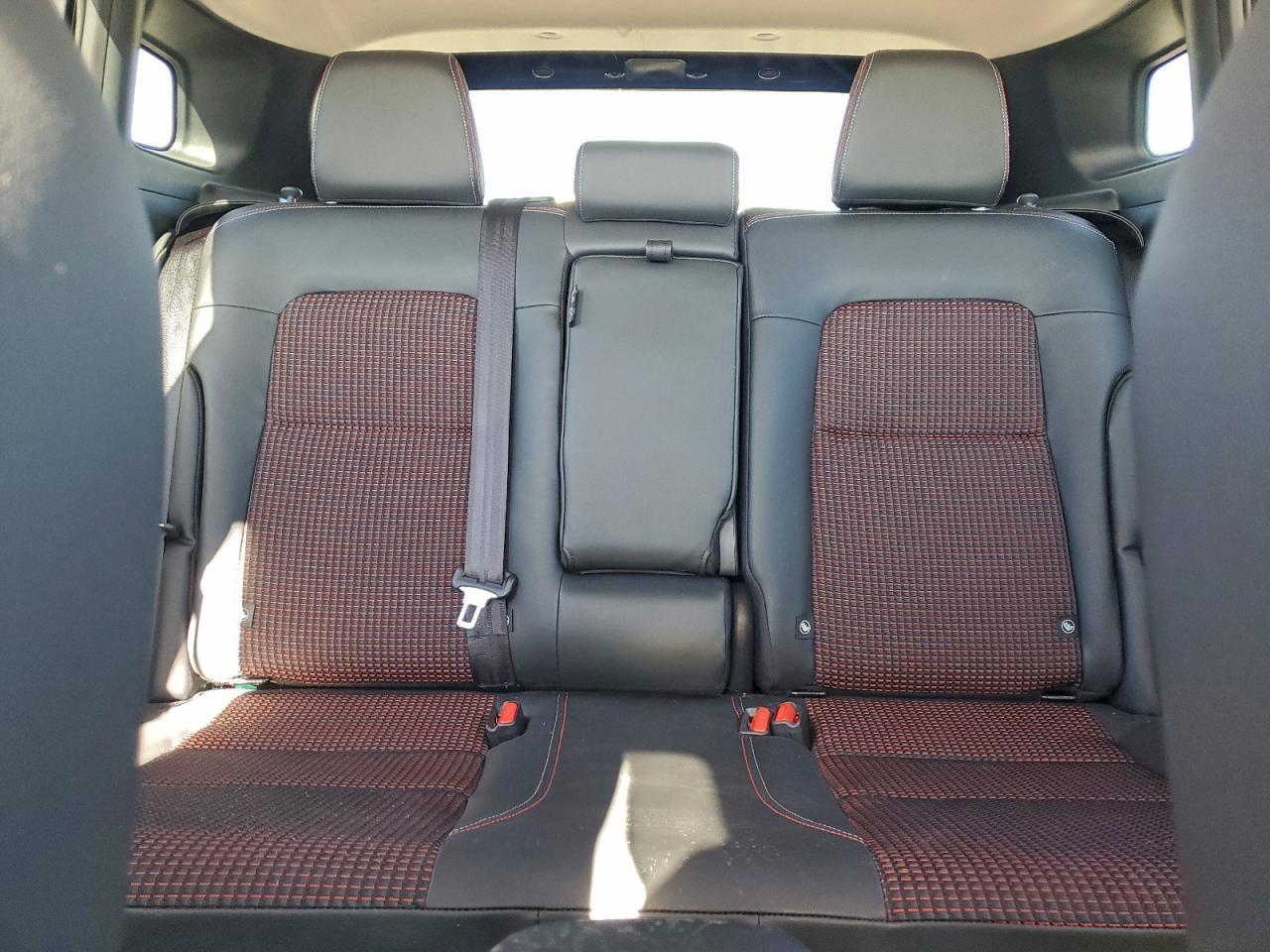 2025 NISSAN KICKS