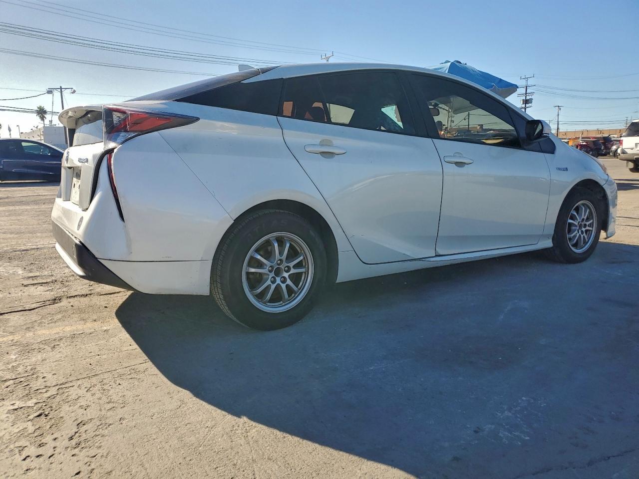 2016 TOYOTA PRIUS