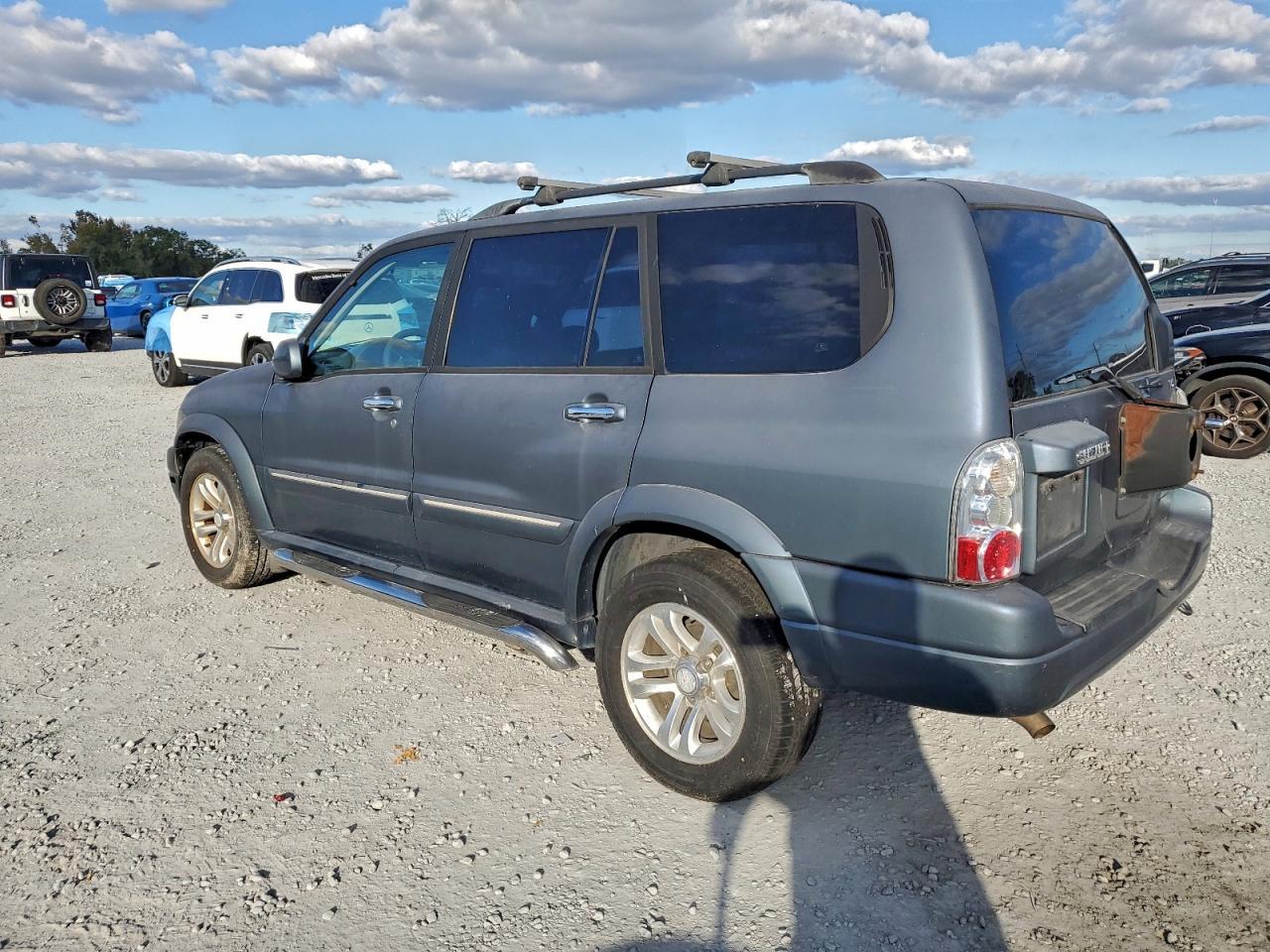 2005 SUZUKI Xl-7