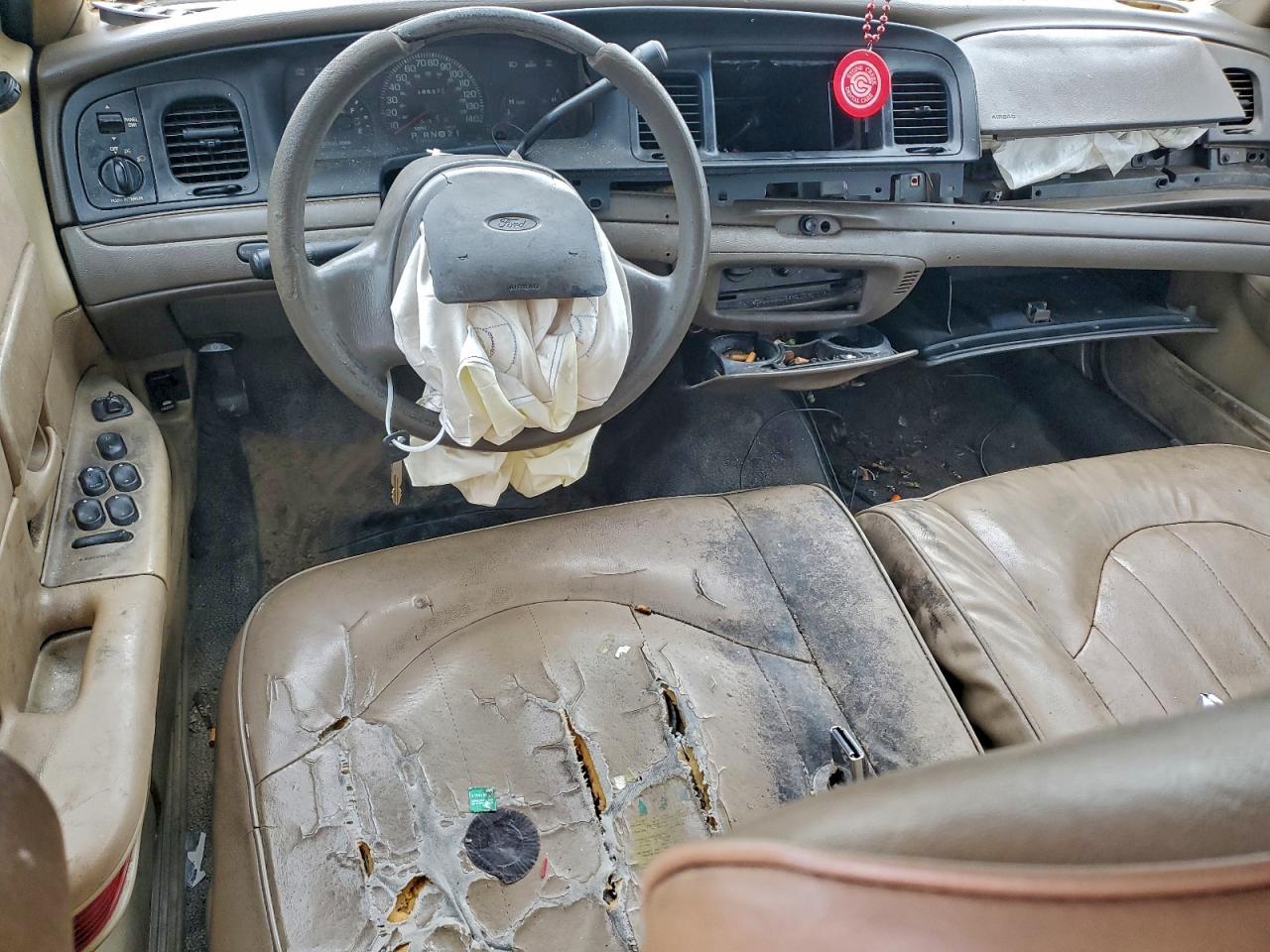2000 FORD Crown Victoria