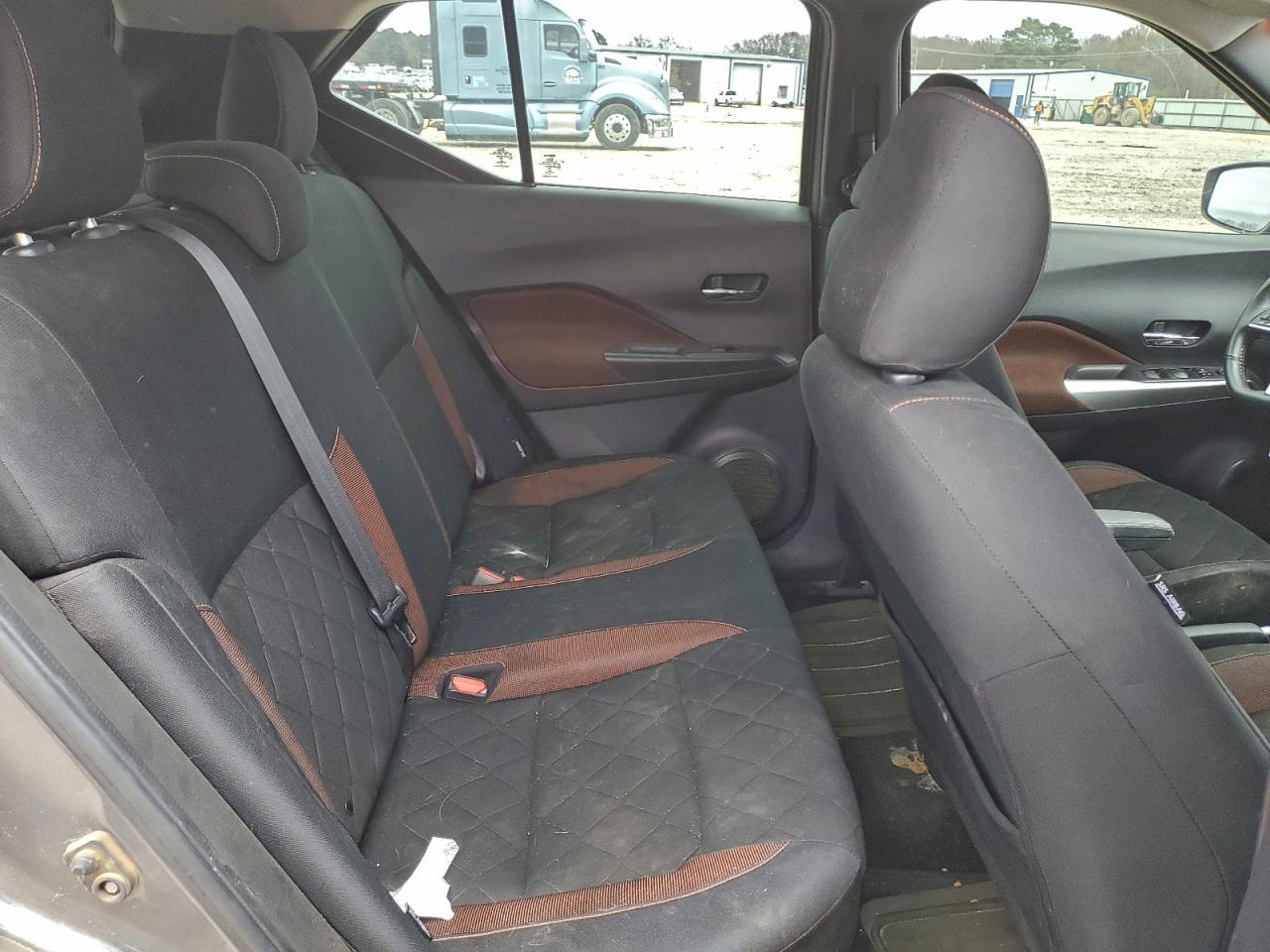 2020 NISSAN KICKS