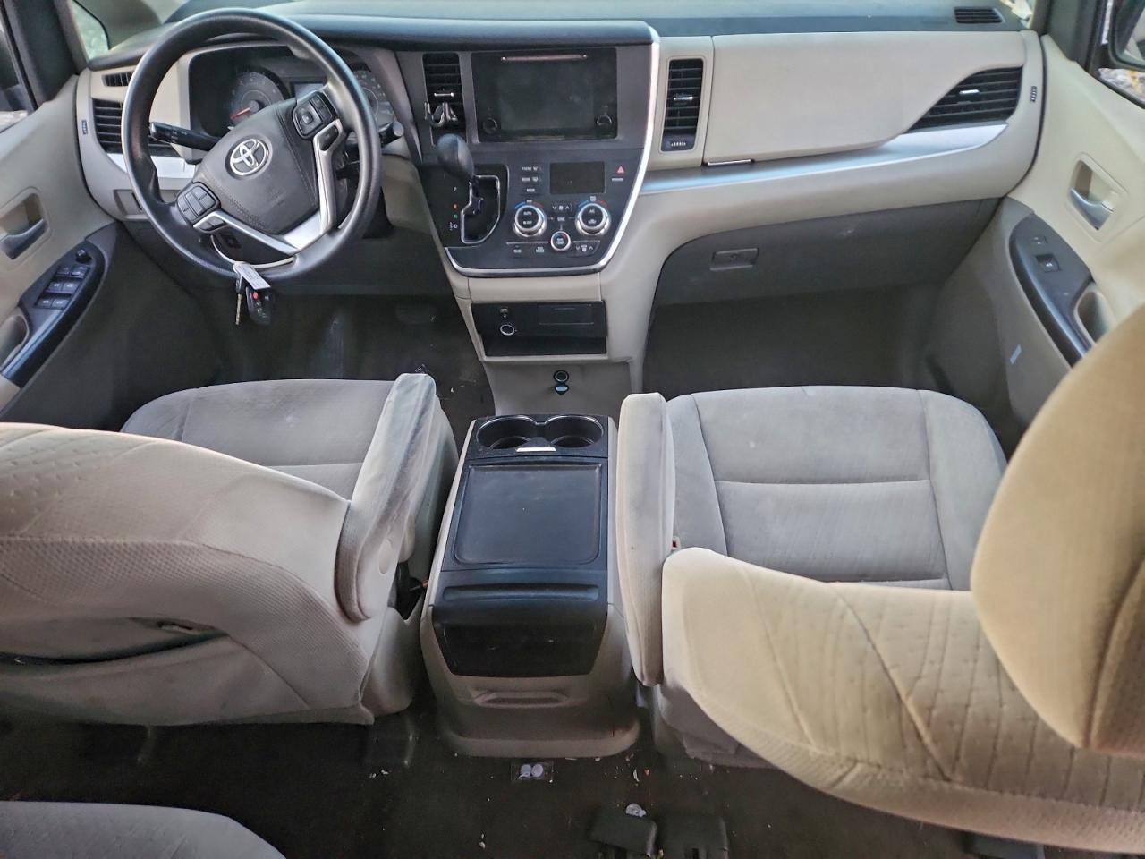 2016 TOYOTA SIENNA