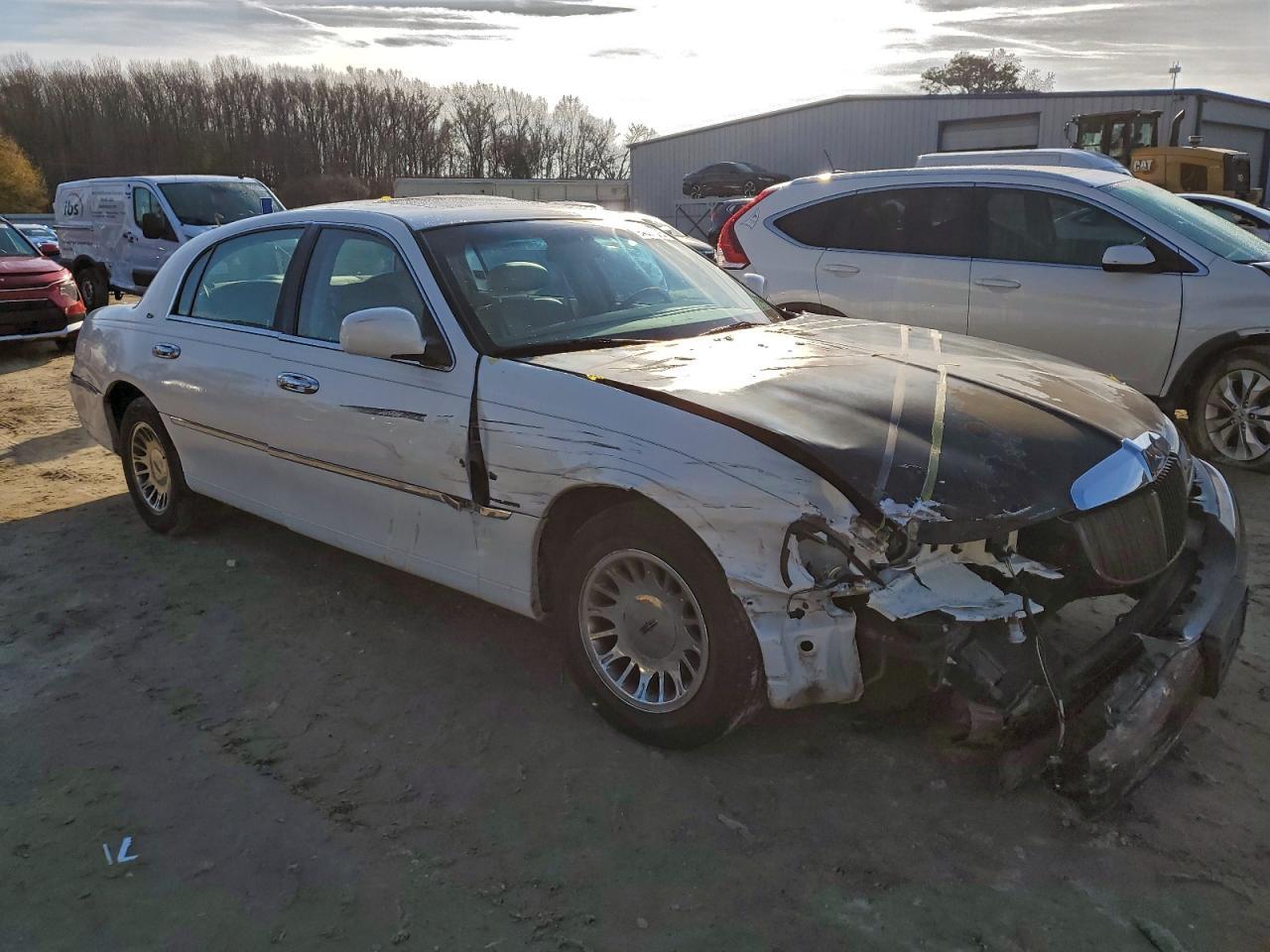 2001 LINCOLN Town Car