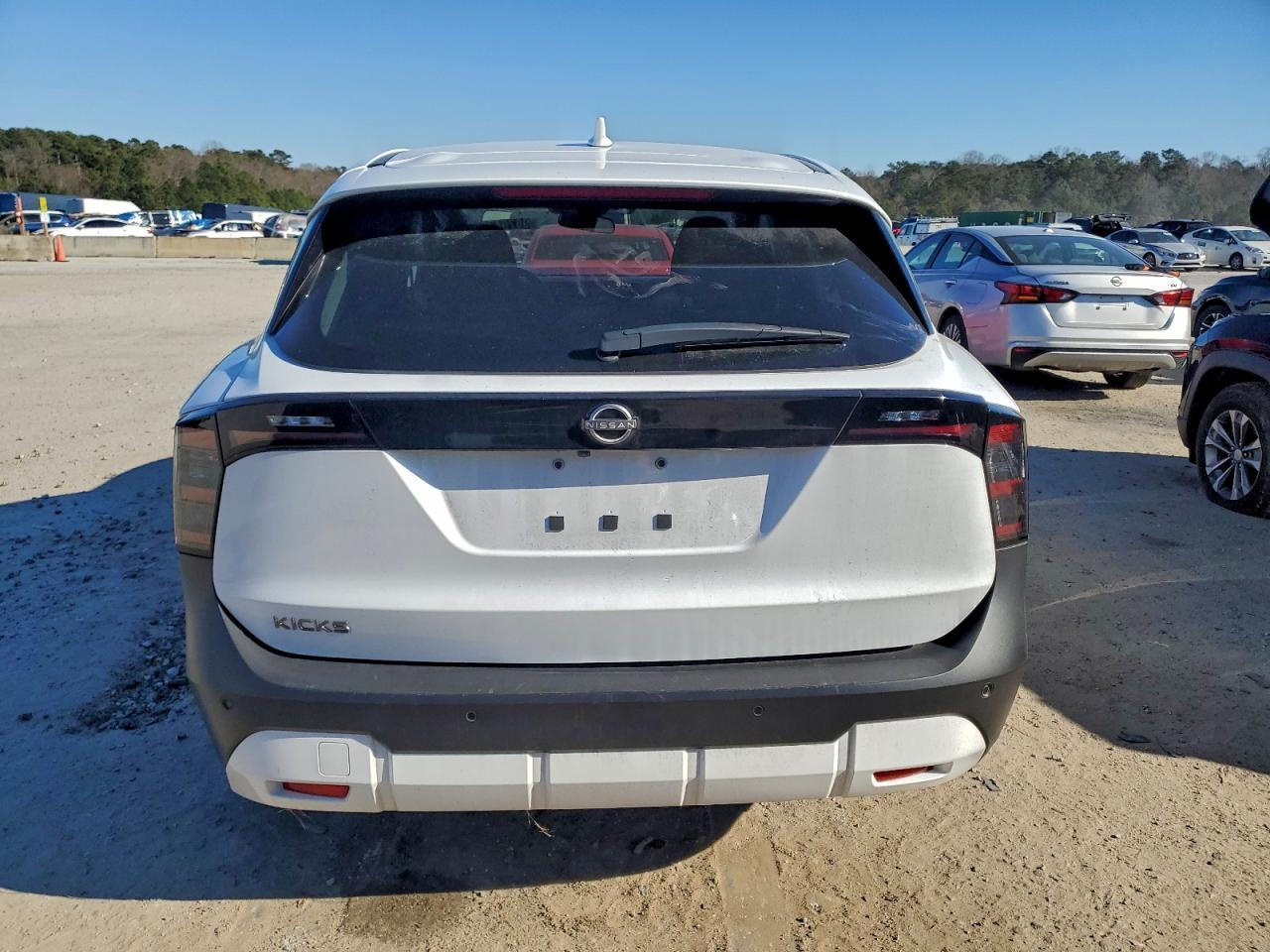 2025 NISSAN KICKS