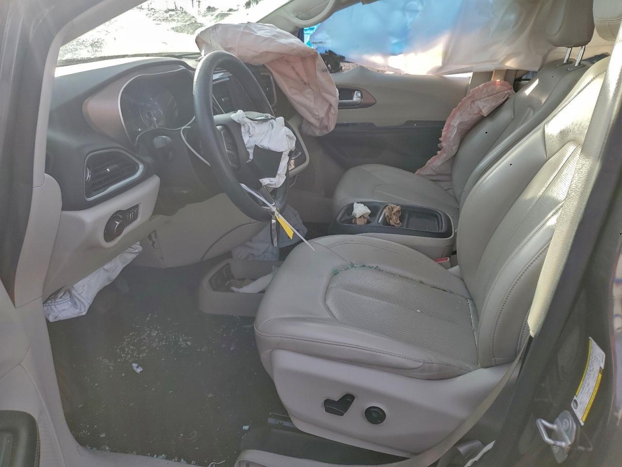 2021 CHRYSLER Voyager