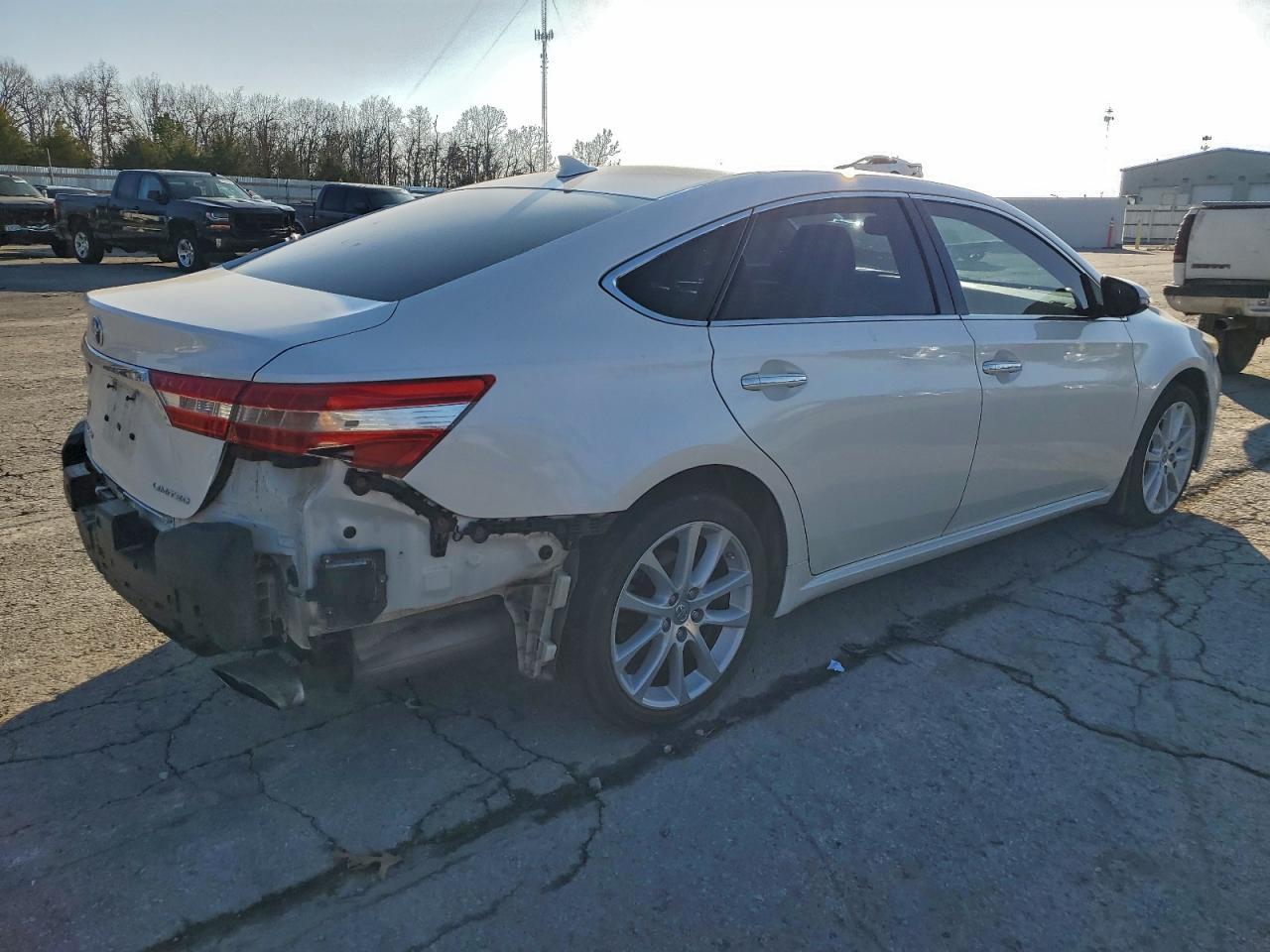 2013 TOYOTA Avalon