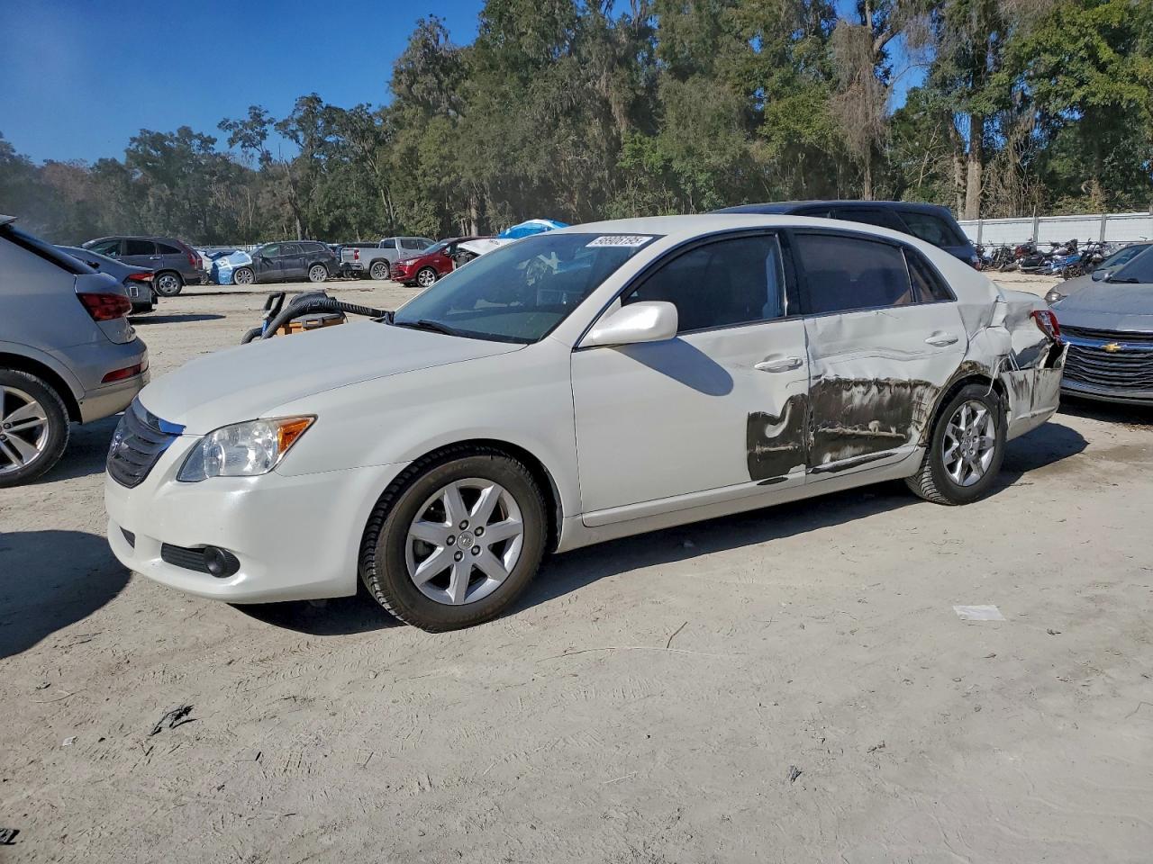 2010 TOYOTA Avalon