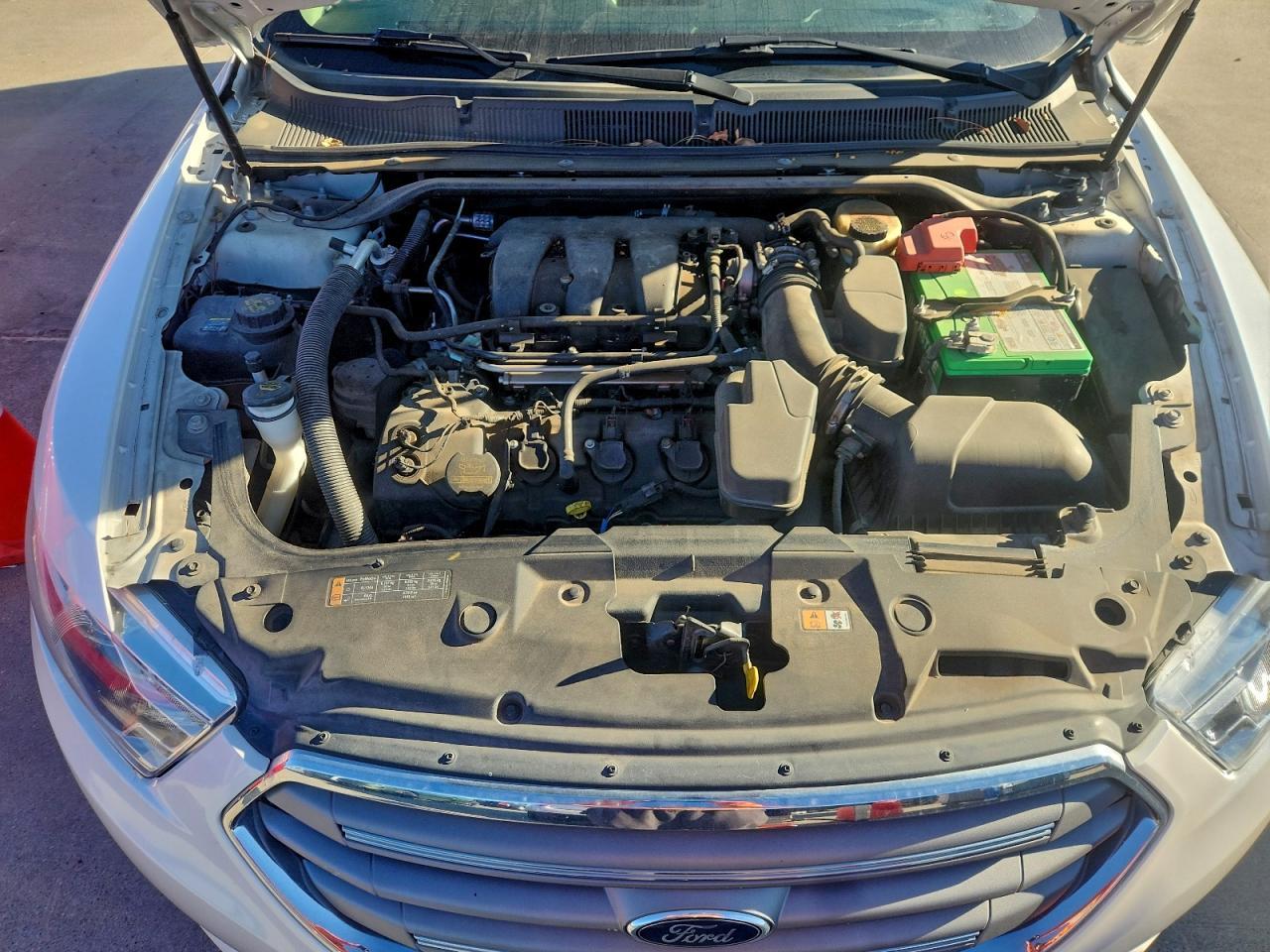 2013 FORD Taurus