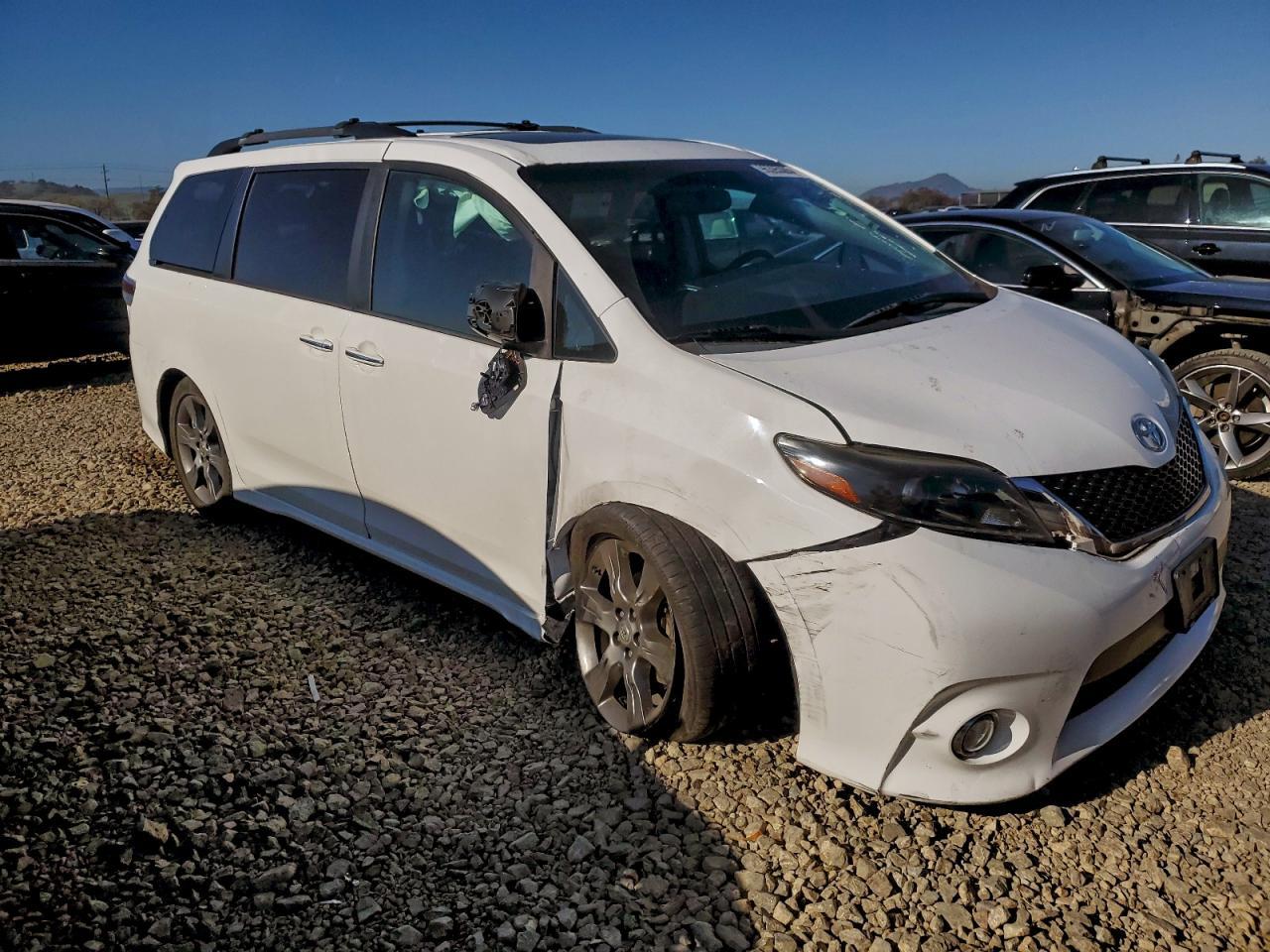 2015 TOYOTA SIENNA