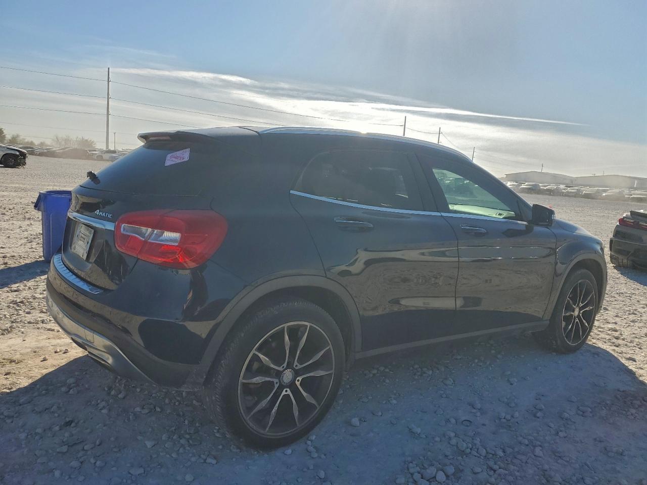 2017 MERCEDES-BENZ GLA-Class