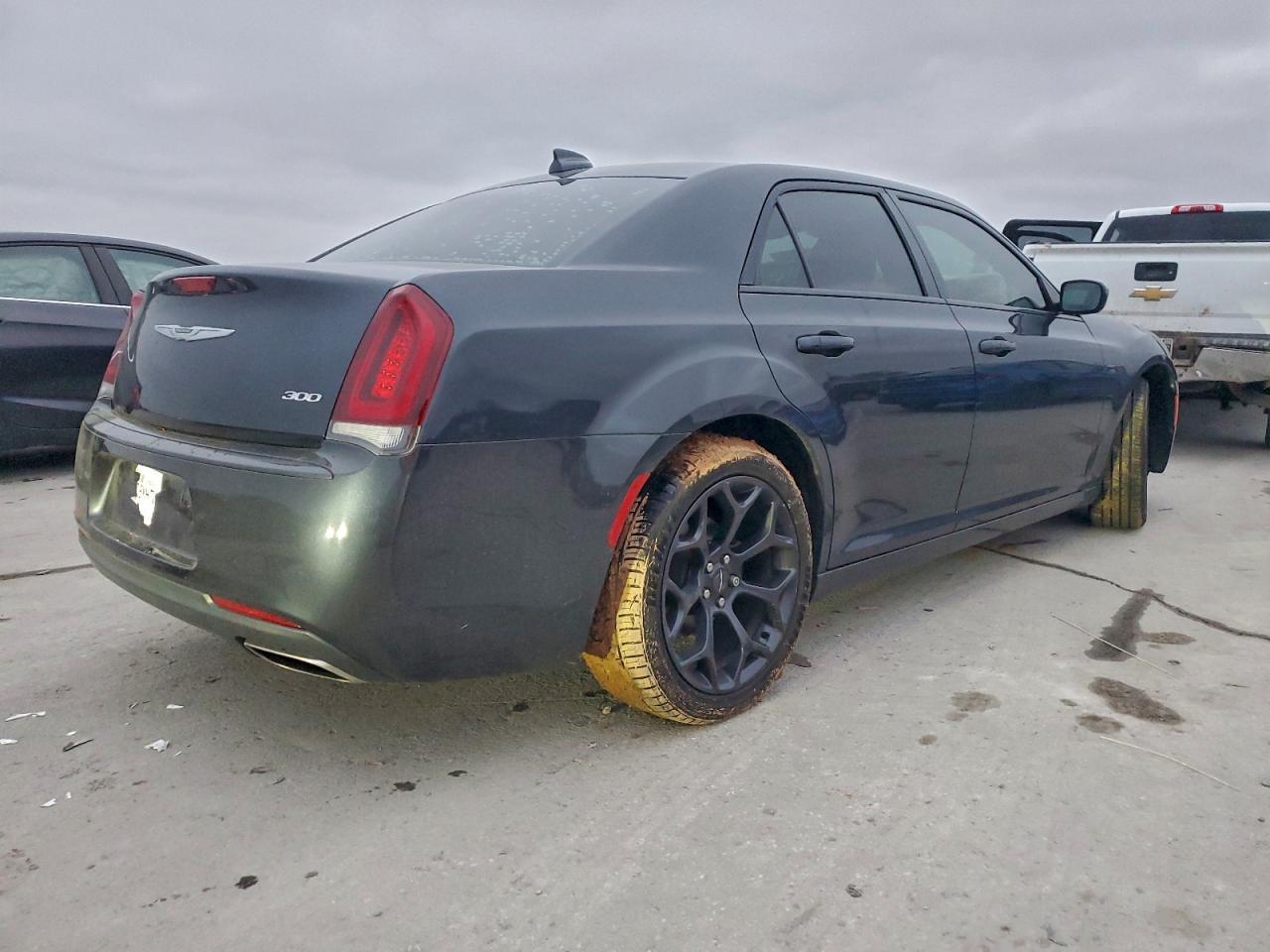 2019 CHRYSLER 300