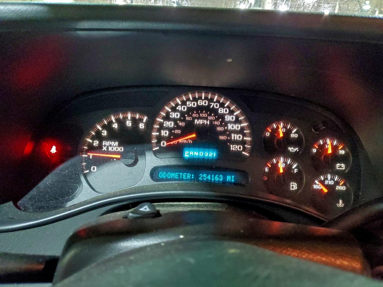 2004 CHEVROLET Suburban