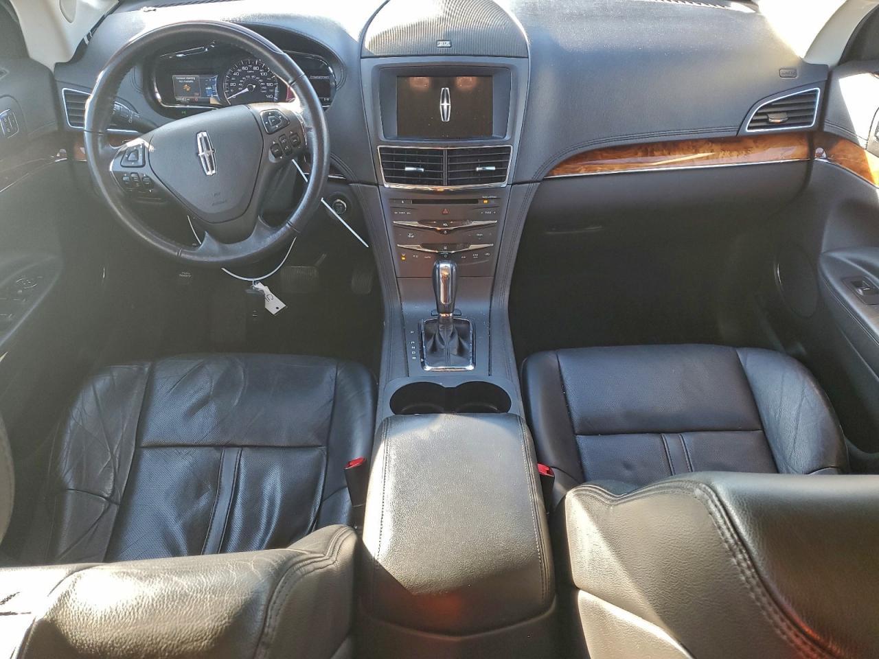 2018 LINCOLN MKT