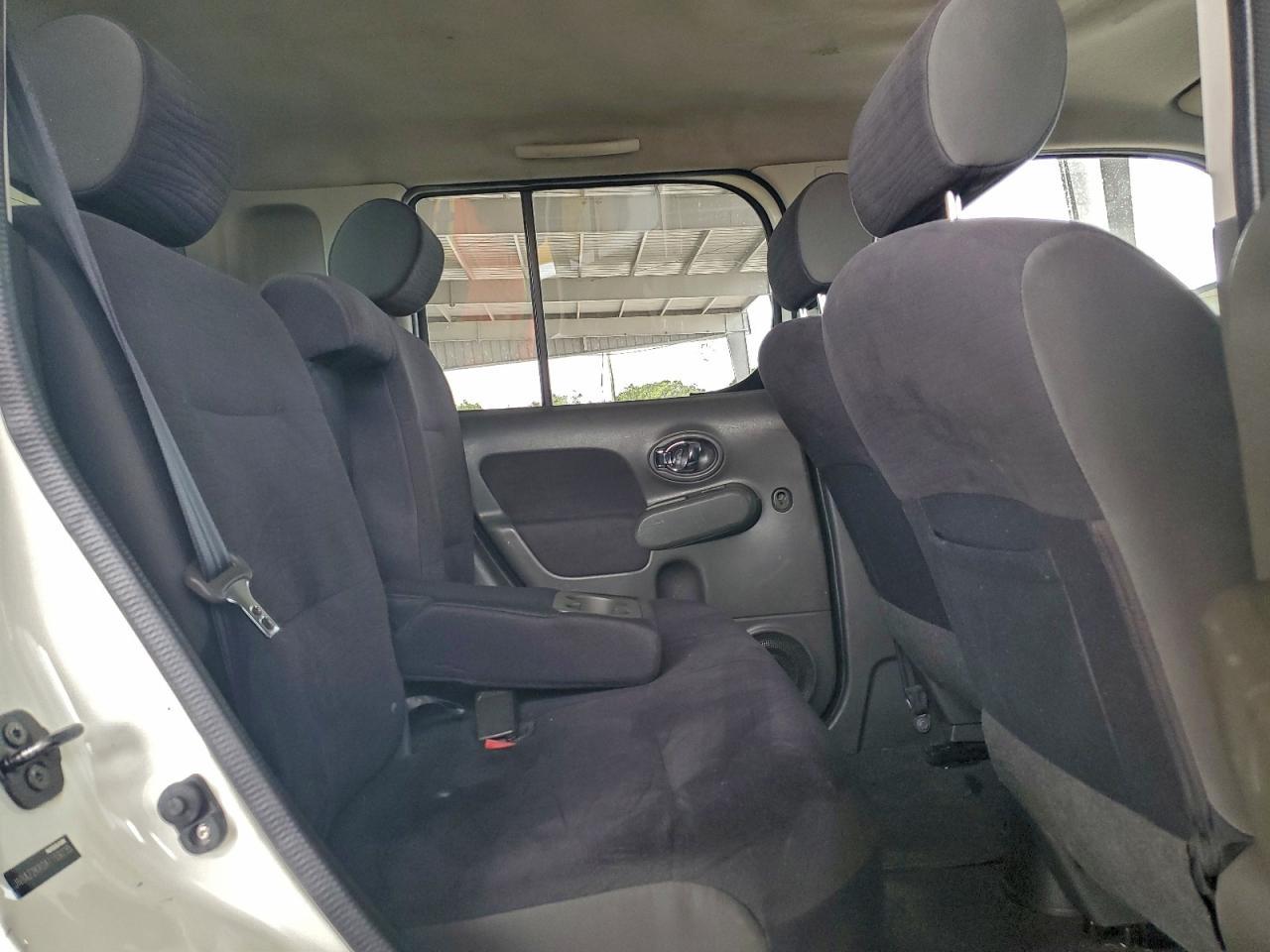 2010 NISSAN CUBE