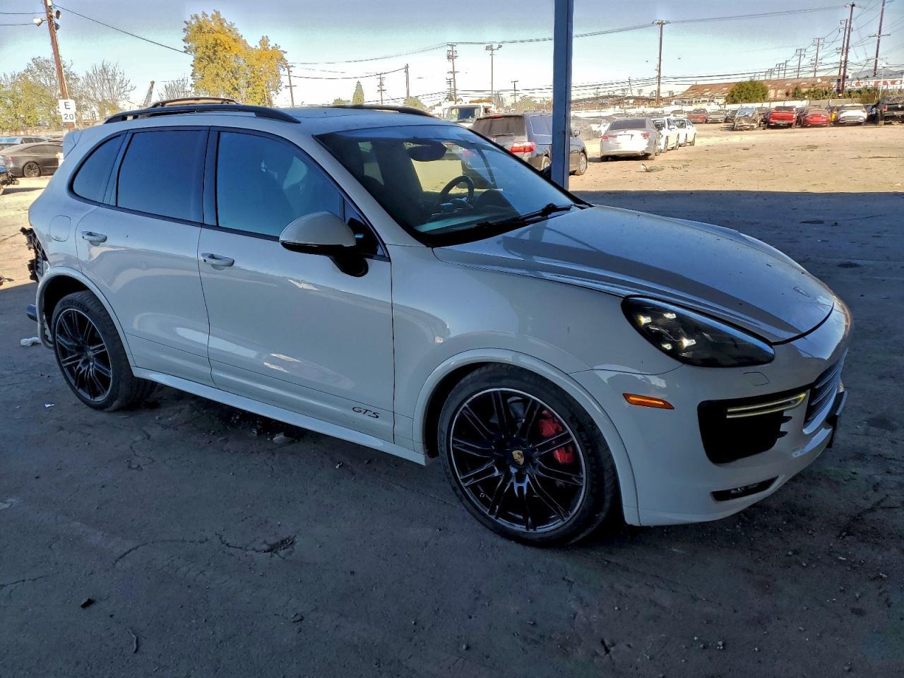 2016 PORSCHE CAYENNE
