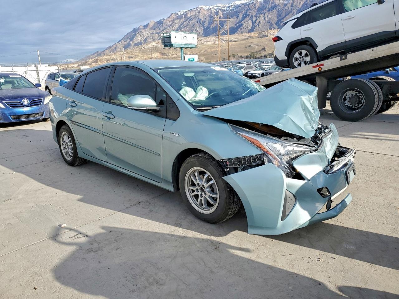 2016 TOYOTA PRIUS