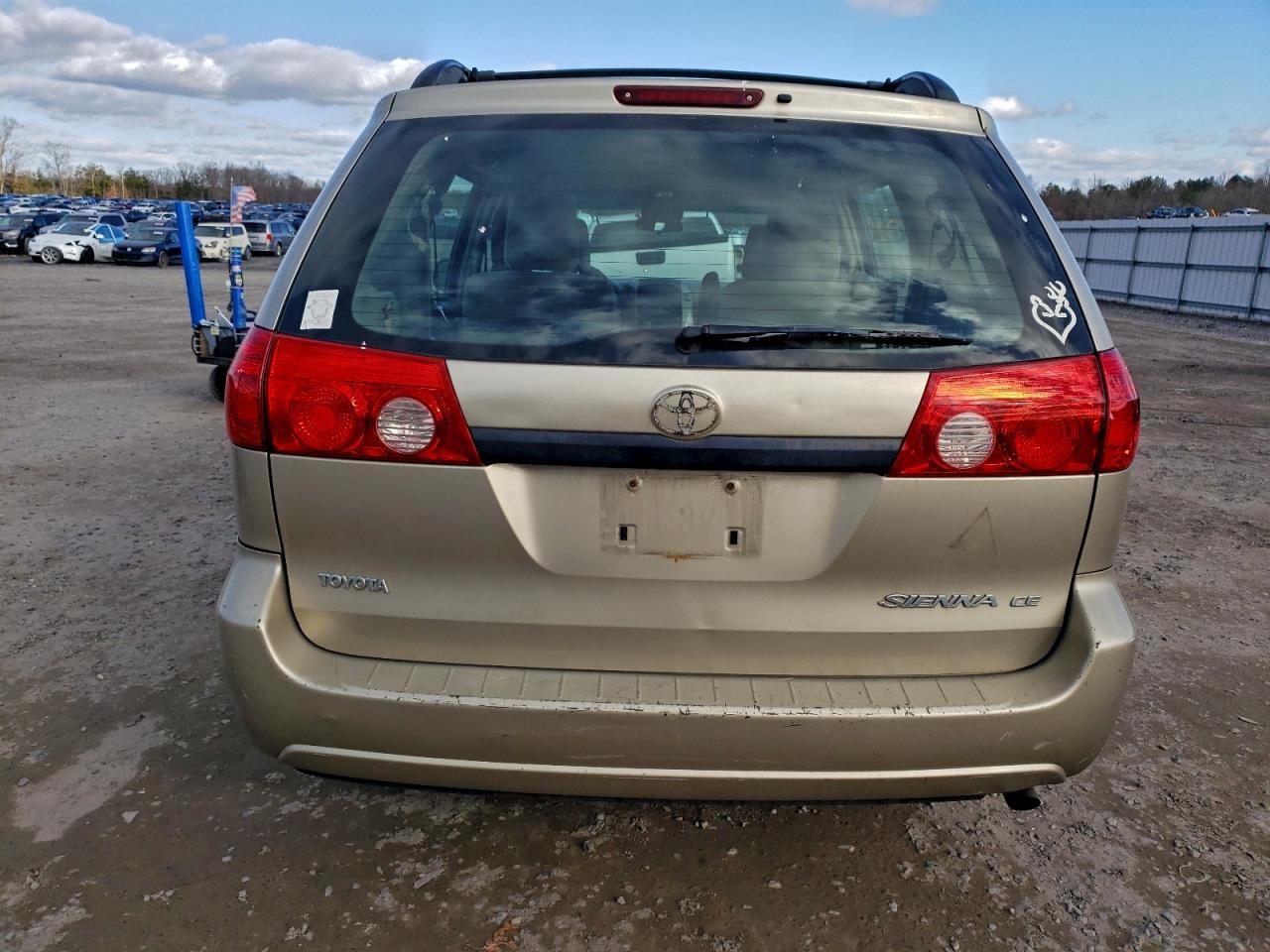 2009 TOYOTA SIENNA