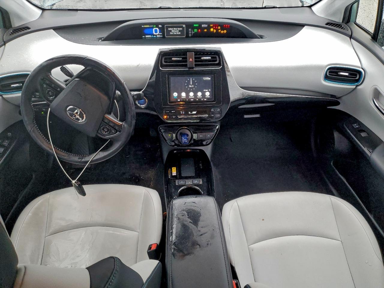 2019 TOYOTA PRIUS