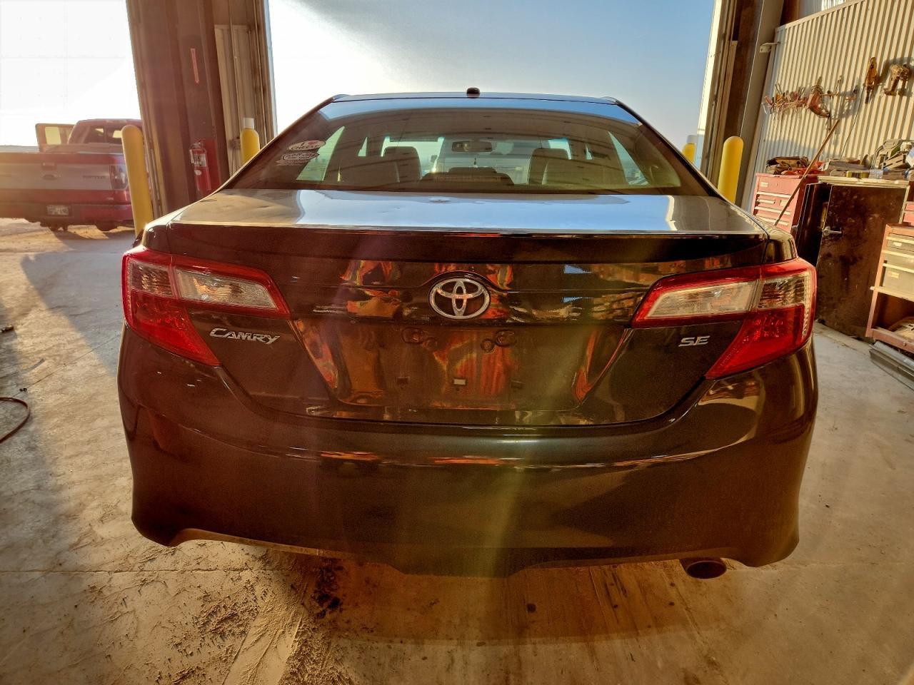2014 TOYOTA CAMRY