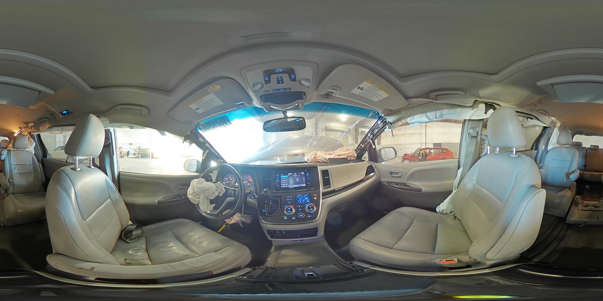 2016 TOYOTA SIENNA