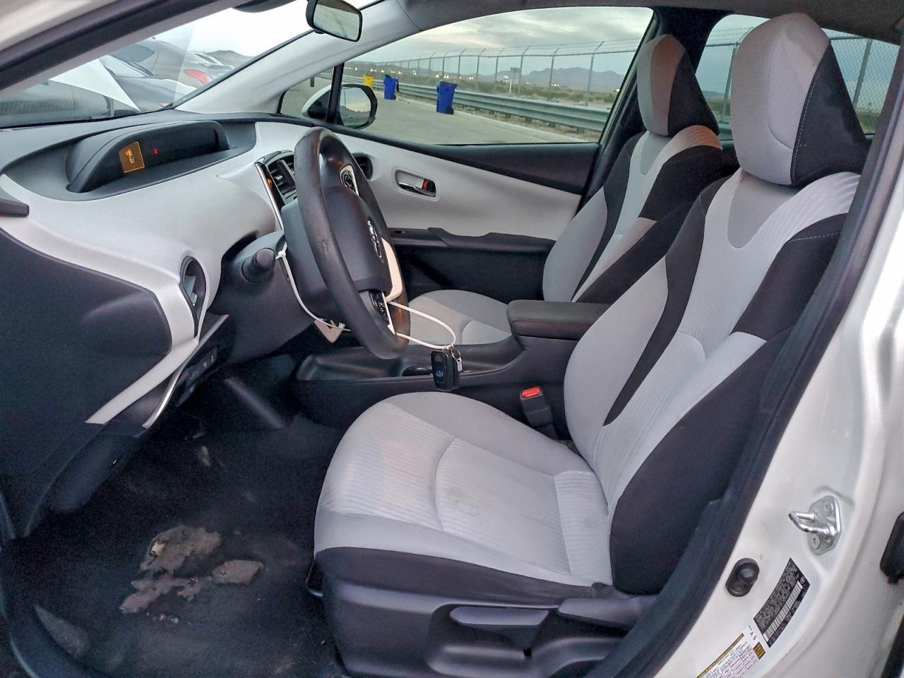 2018 TOYOTA PRIUS