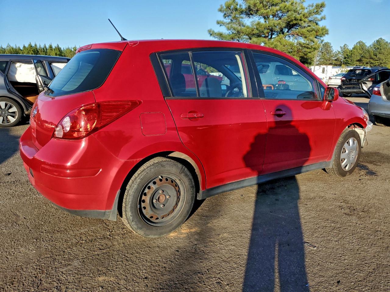 2011 NISSAN VERSA