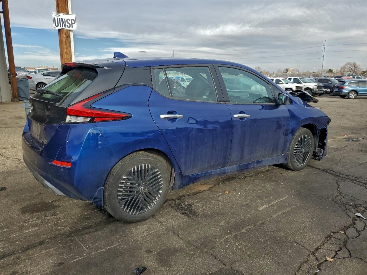2025 NISSAN LEAF