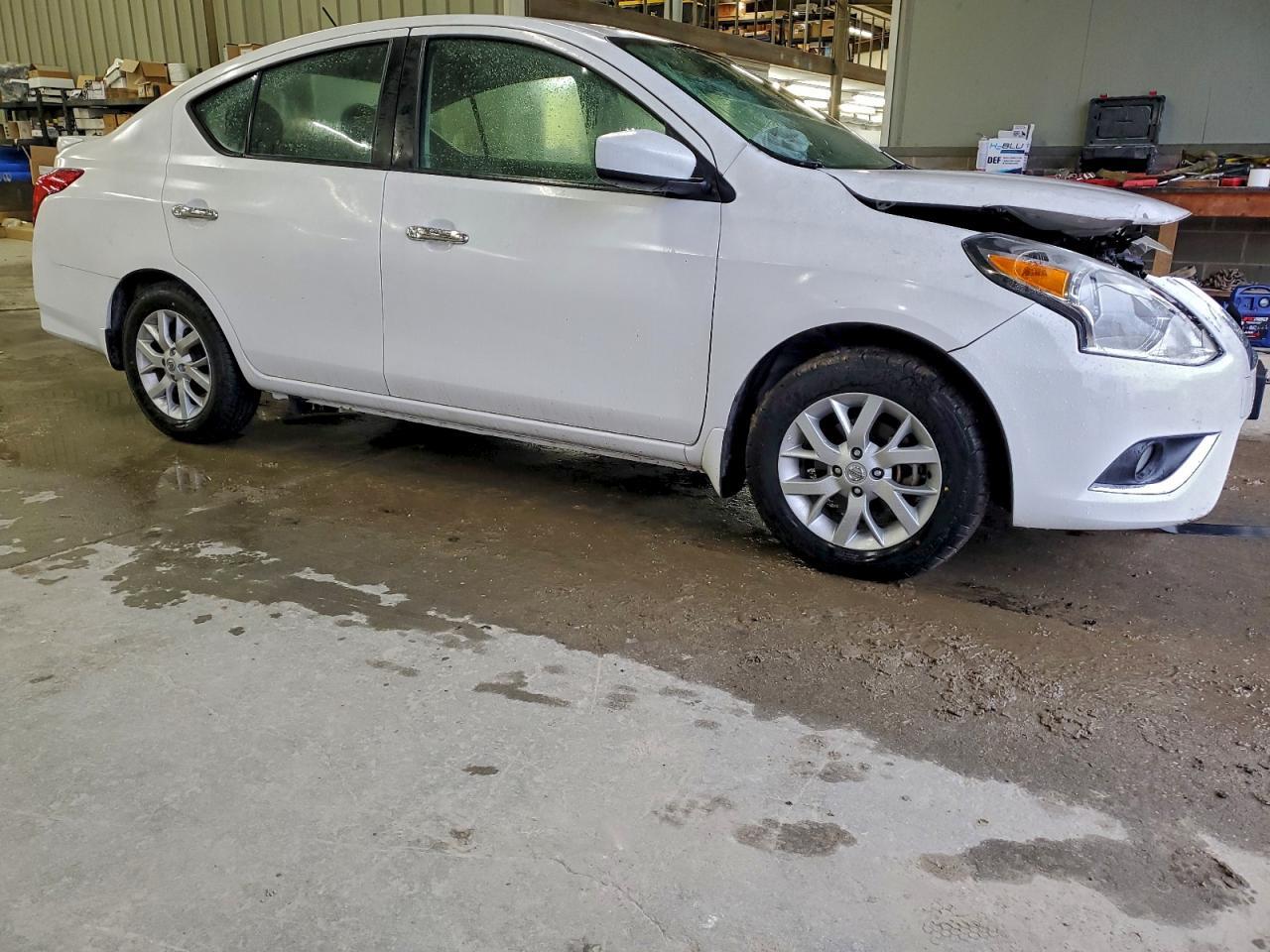2017 NISSAN VERSA