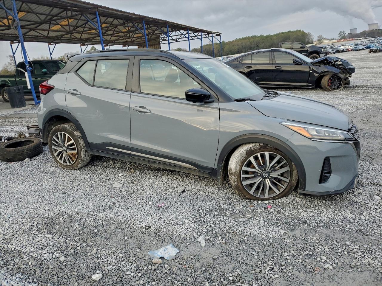 2021 NISSAN KICKS
