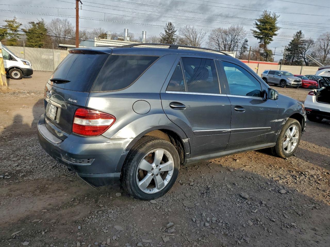 2011 MERCEDES-BENZ ML-Class