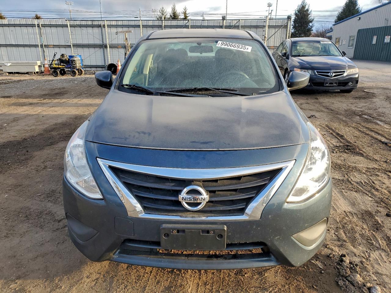 2017 NISSAN VERSA