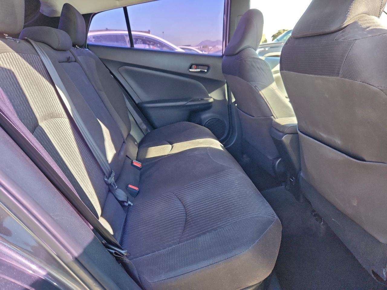 2016 TOYOTA PRIUS
