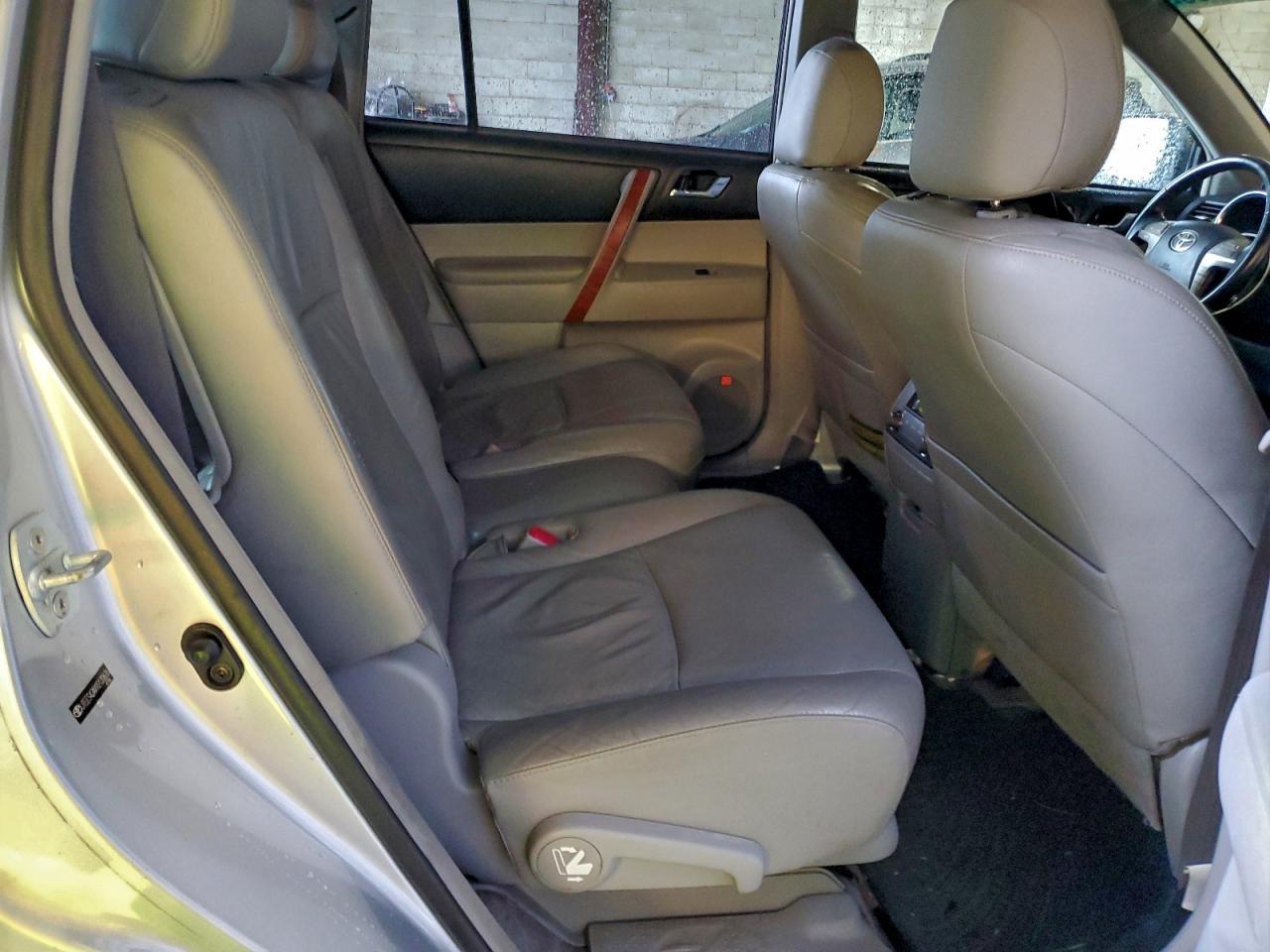 2009 TOYOTA HIGHLANDER
