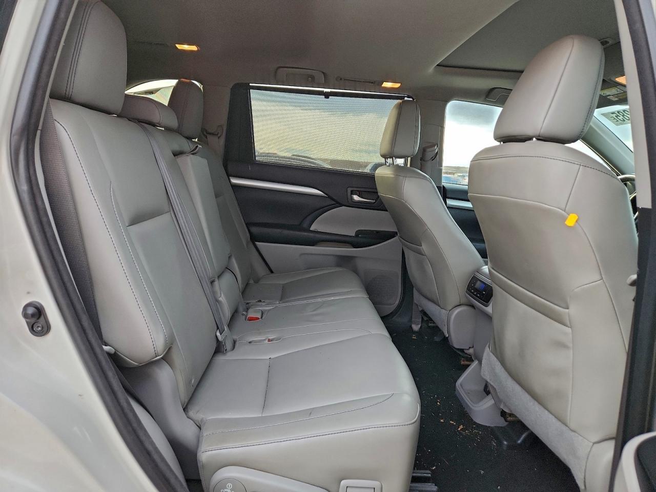 2015 TOYOTA HIGHLANDER