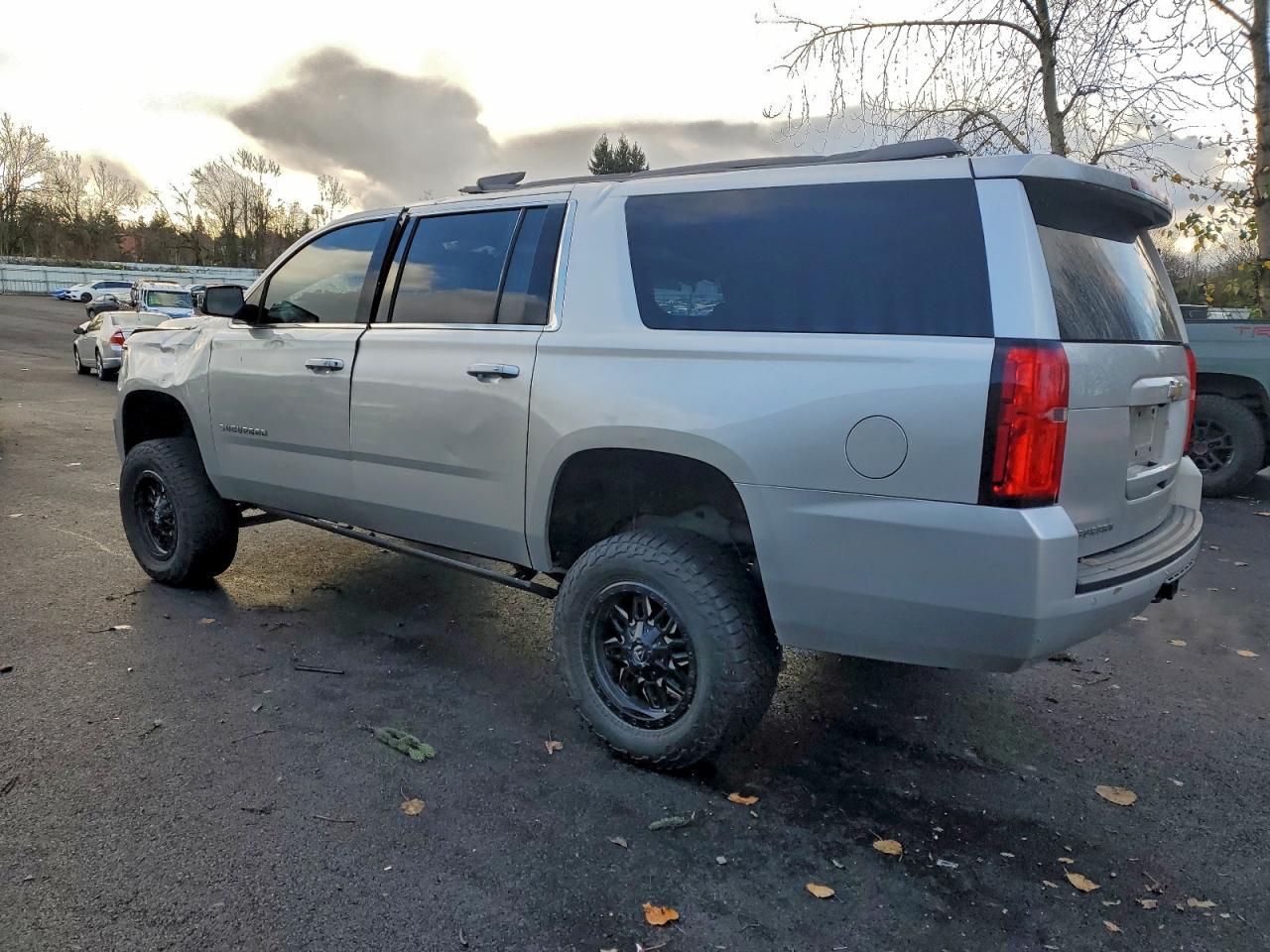 2017 CHEVROLET Suburban