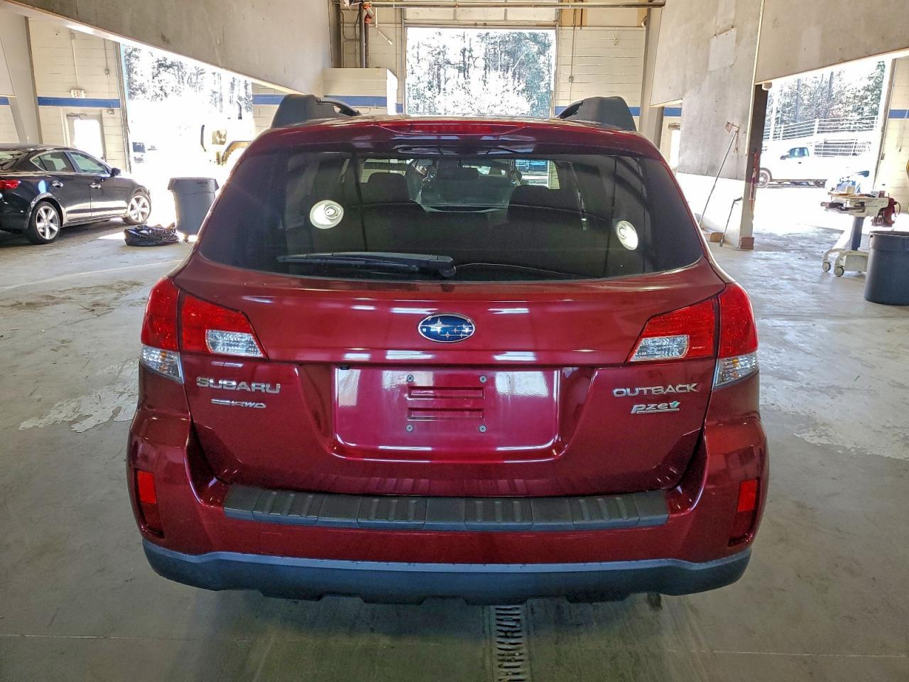 2012 SUBARU Outback