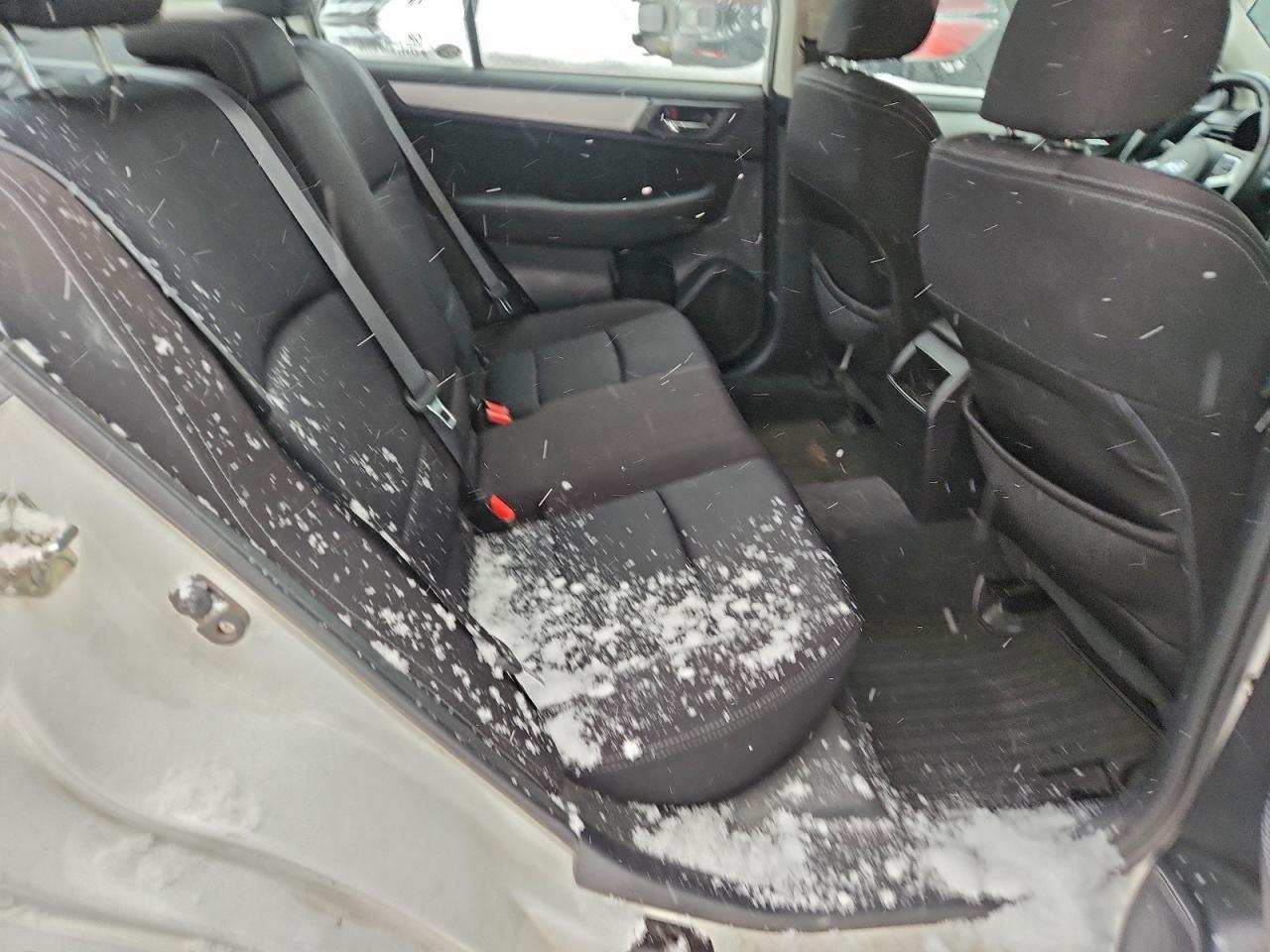 2017 SUBARU Legacy