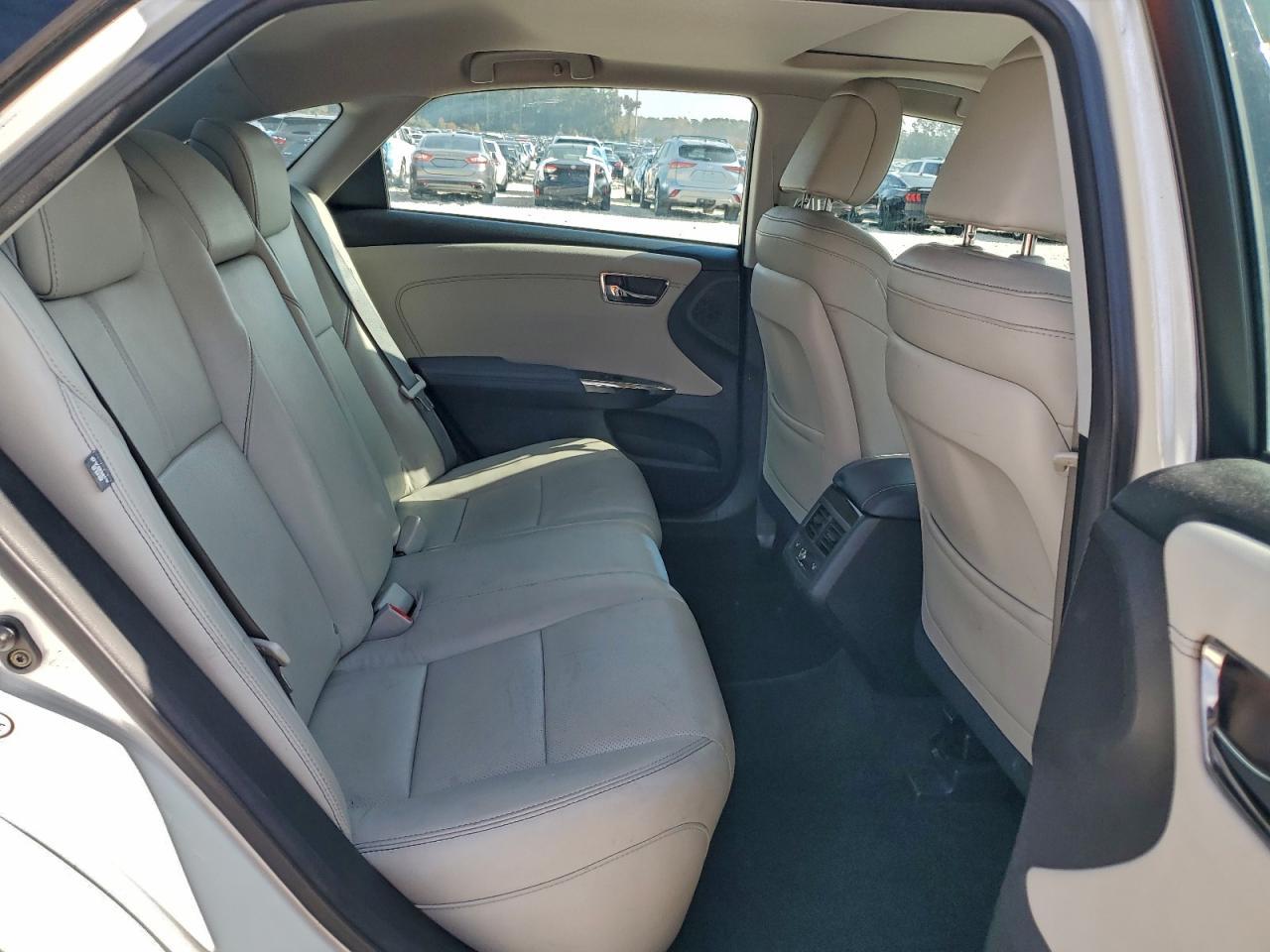 2013 TOYOTA Avalon