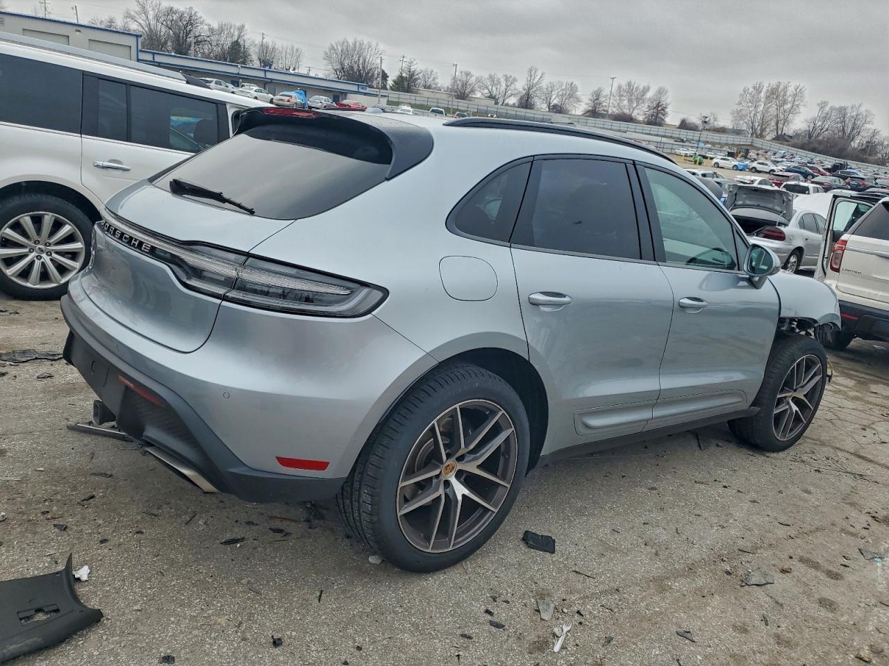 2022 PORSCHE Macan