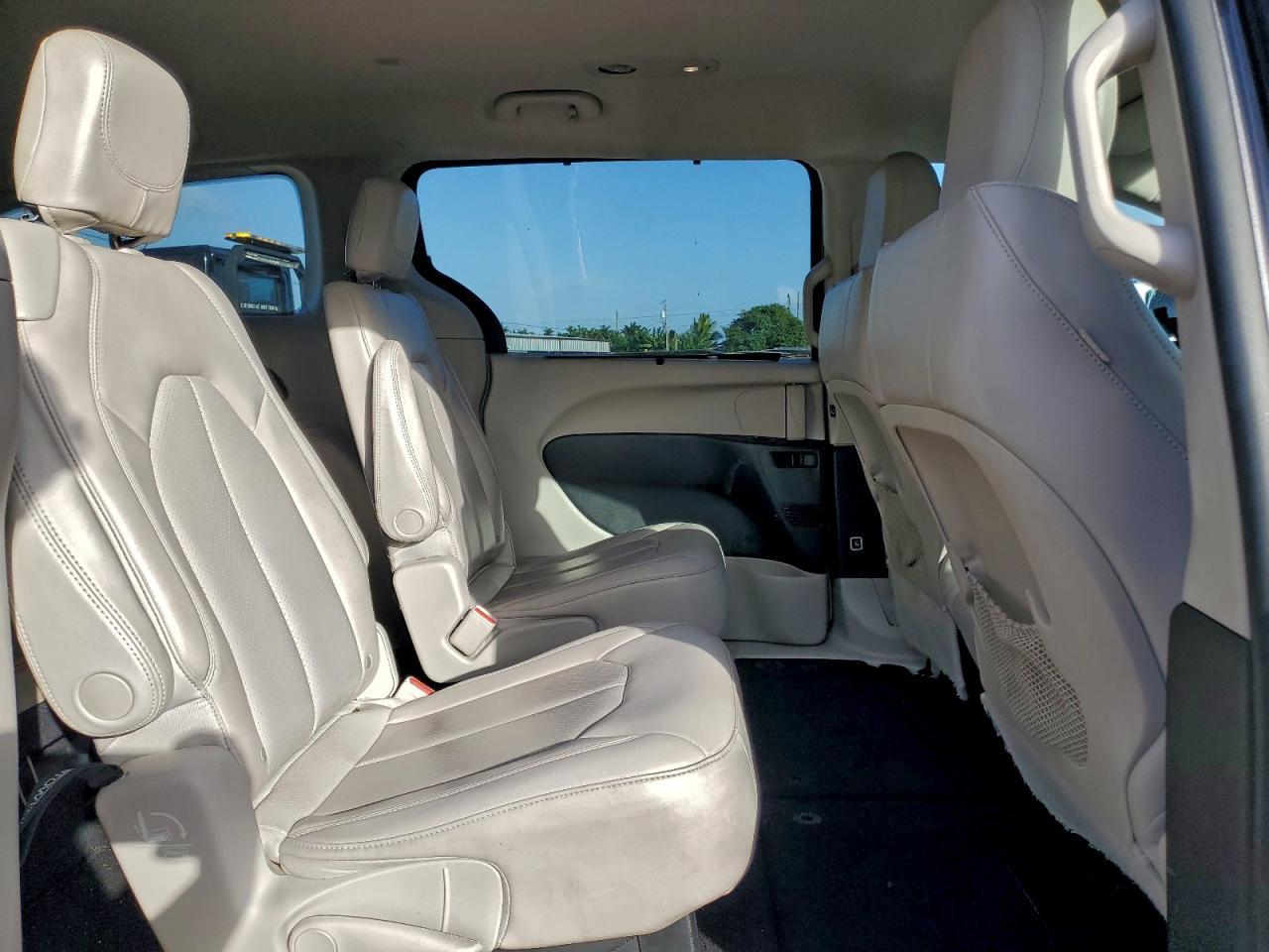 2021 CHRYSLER Voyager