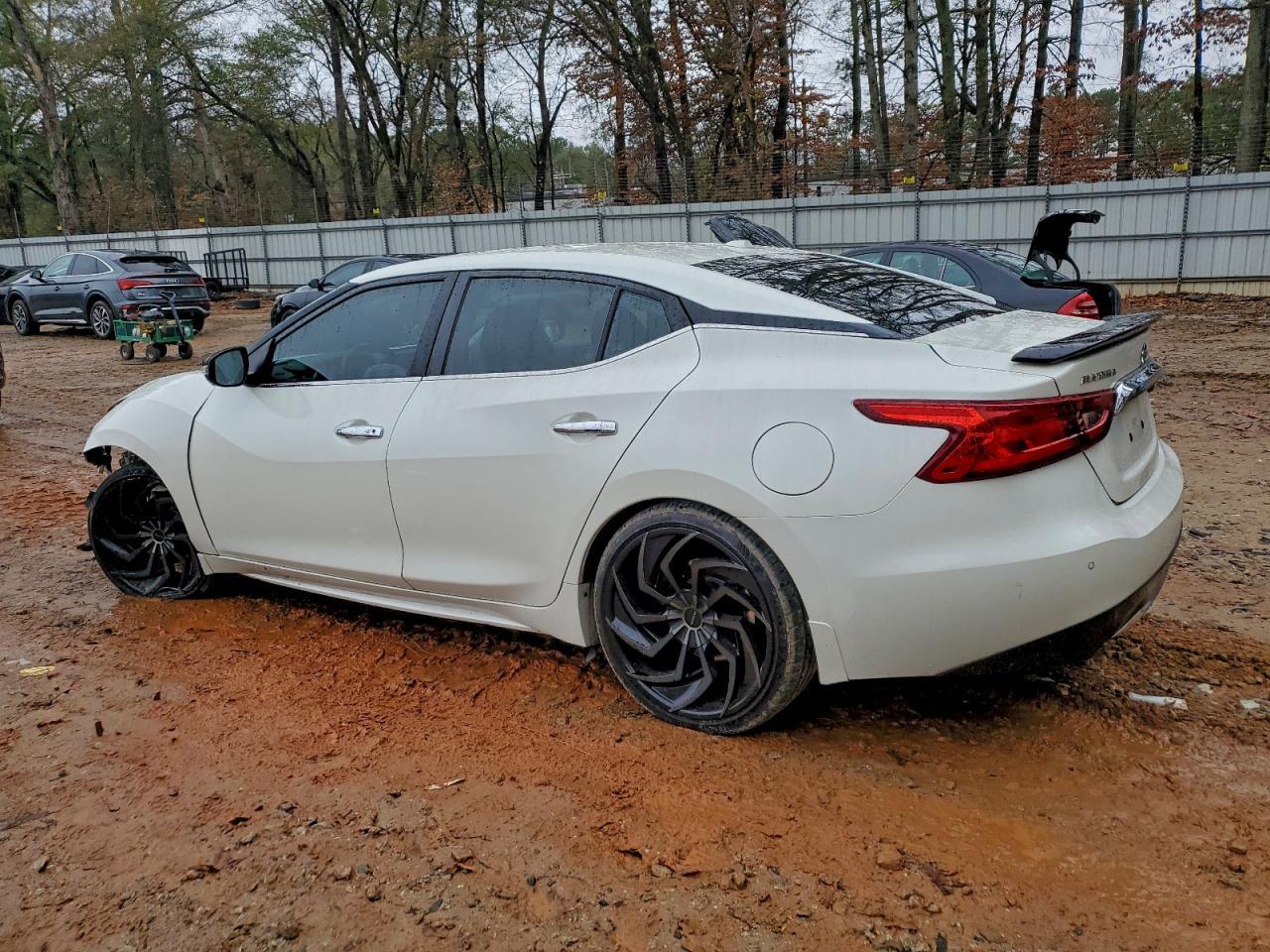 2017 NISSAN Maxima