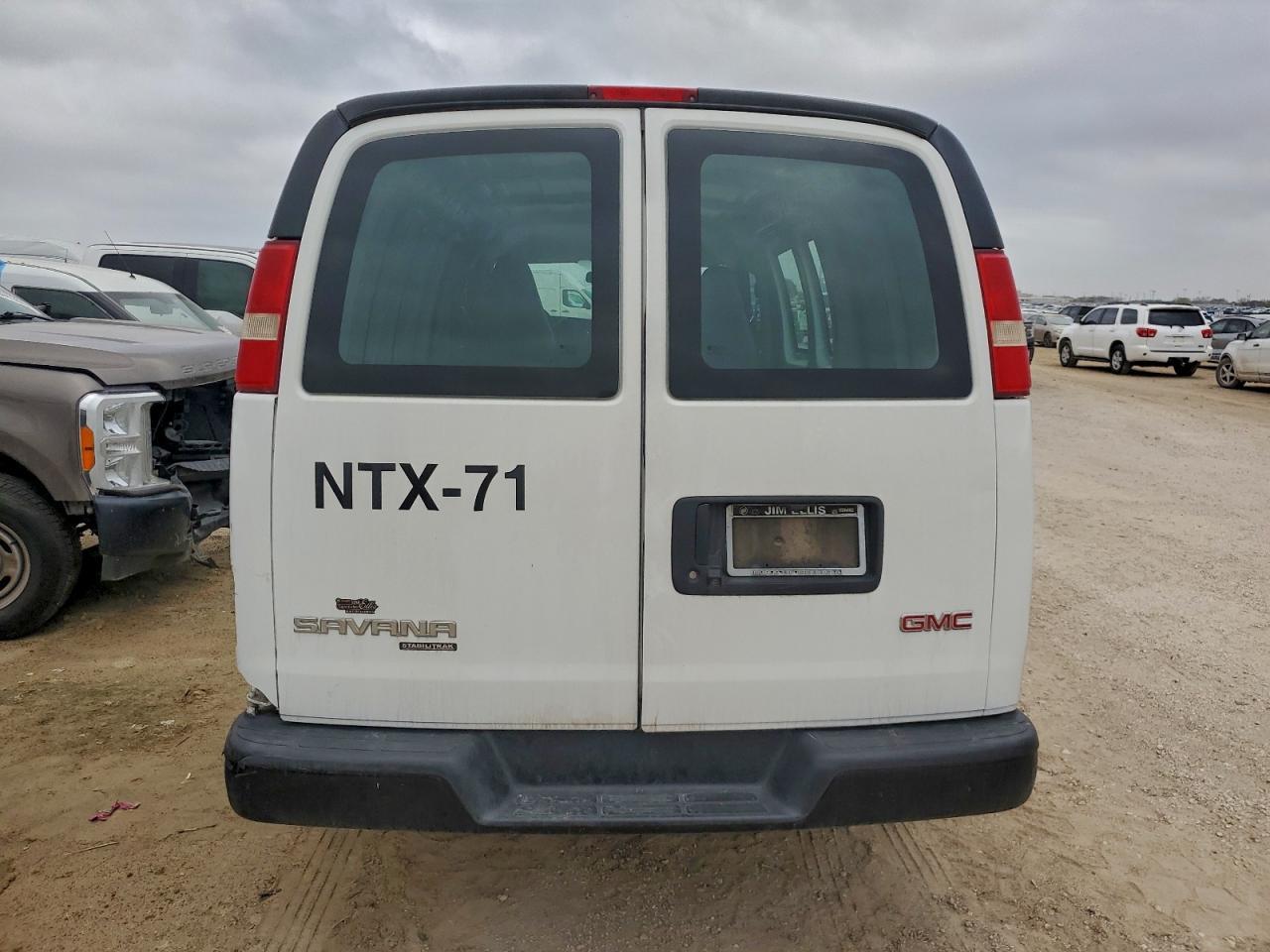 2016 GMC Savana
